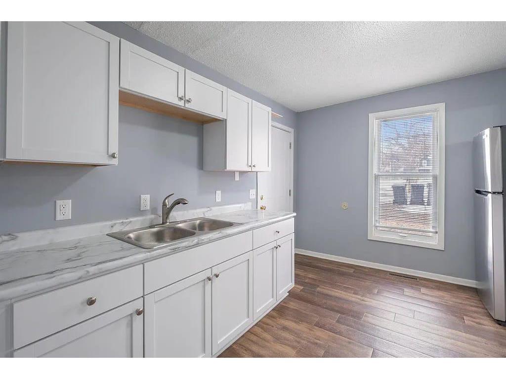 View of Residential Income at 2723 Dupont Avenue, Minneapolis MN 55411, Minneapolis (3 of 27) - Mike Wilen | Minnesota Team Real Estate