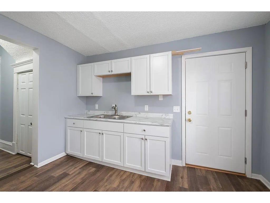 View of Residential Income at 2723 Dupont Avenue, Minneapolis MN 55411, Minneapolis (4 of 27) - Mike Wilen | Minnesota Team Real Estate