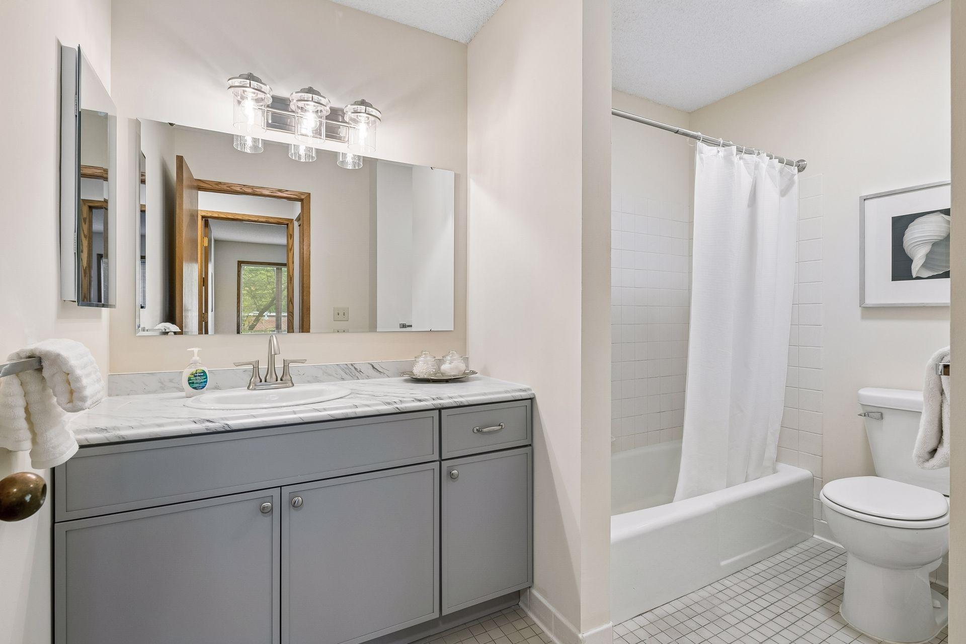 View of Residential at 2425 Franklin Avenue #209, Minneapolis MN 55406, Minneapolis (15 of 26) - Mike Wilen | Minnesota Team Real Estate