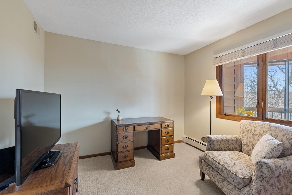 View of Residential at 6085 Rowland Road #312, Minnetonka MN 55343, Minnetonka (16 of 22) - Mike Wilen | Minnesota Team Real Estate