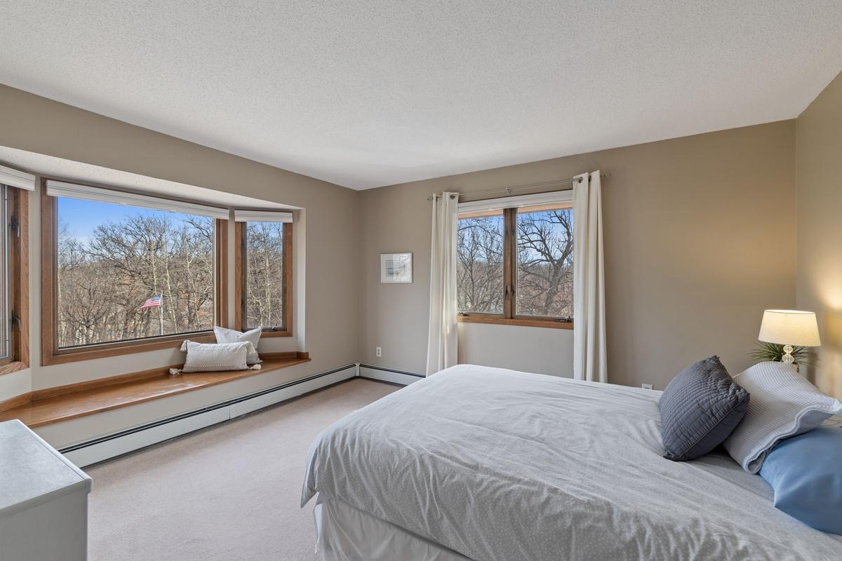View of Residential at 6085 Rowland Road #312, Minnetonka MN 55343, Minnetonka (11 of 22) - Mike Wilen | Minnesota Team Real Estate