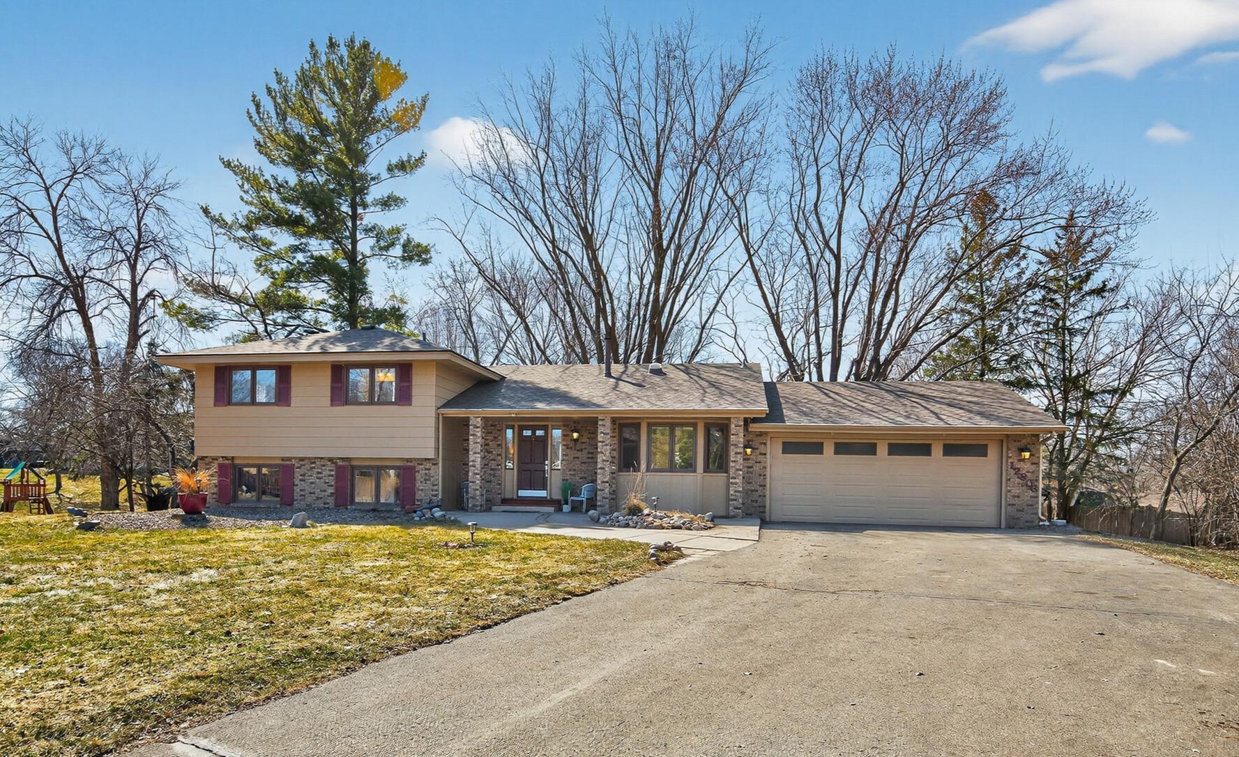 View of Residential at 12806 Country View Lane, Burnsville MN 55337, Burnsville - Mike Wilen | Minnesota Team Real Estate