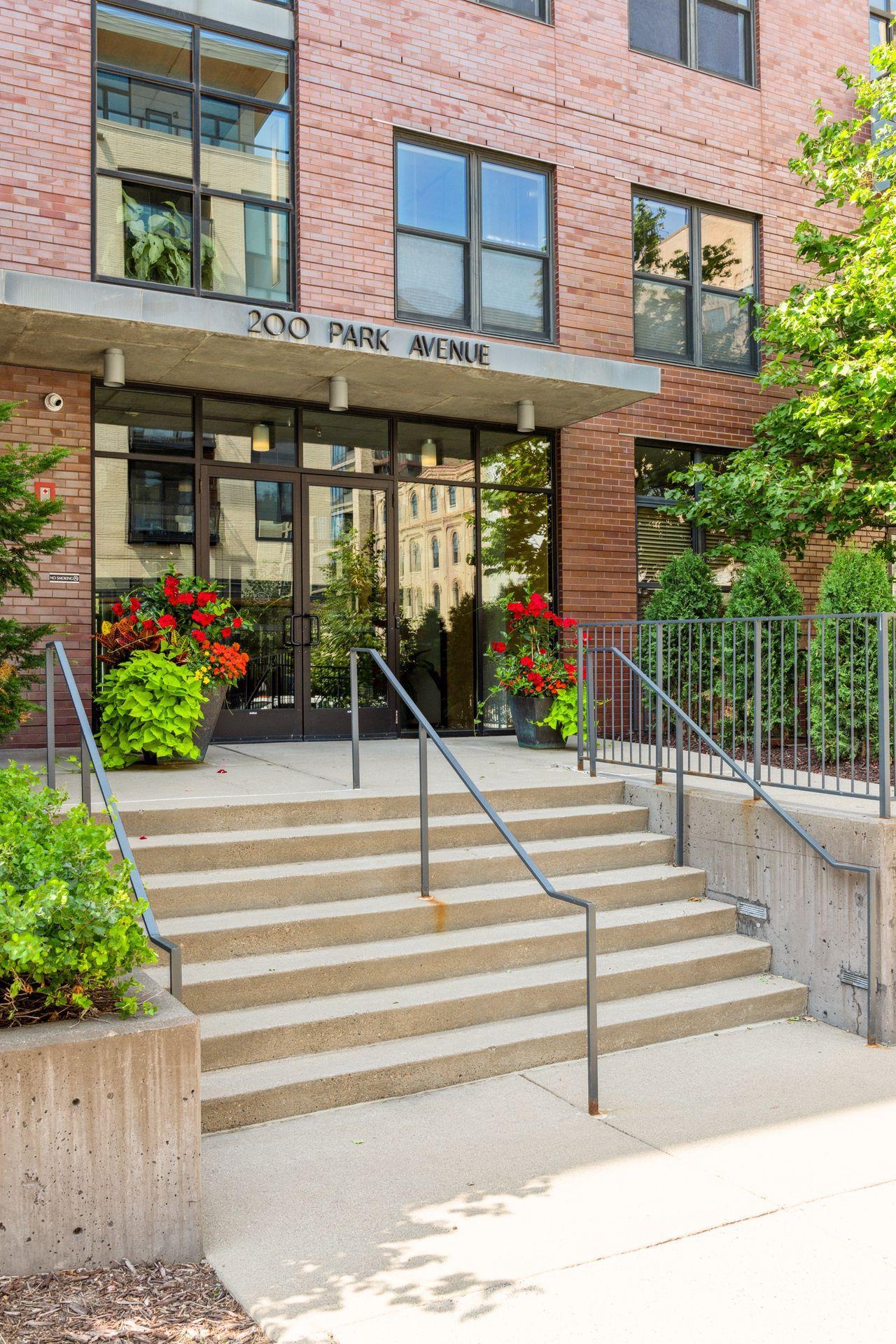 View of Residential at 200 Park Avenue #110, Minneapolis MN 55415, Minneapolis (76 of 86) - Mike Wilen | Minnesota Team Real Estate