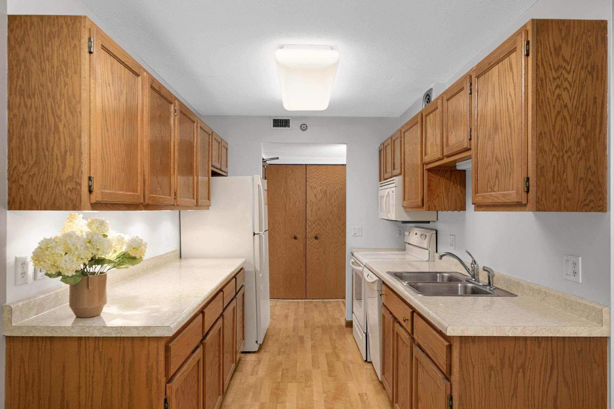 View of Residential at 6615 Lake Shore Drive #705, Richfield MN 55423, Richfield (10 of 30) - Mike Wilen | Minnesota Team Real Estate