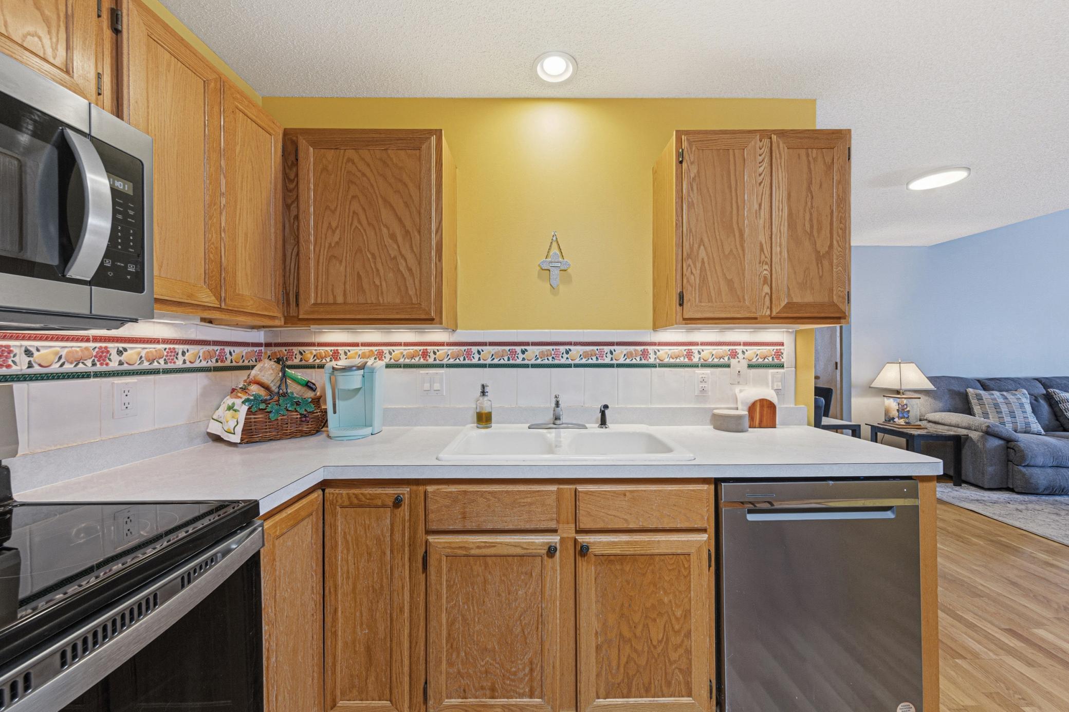 View of Residential at 15215 Greenhaven Way, Burnsville MN 55306, Burnsville (15 of 30) - Mike Wilen | Minnesota Team Real Estate