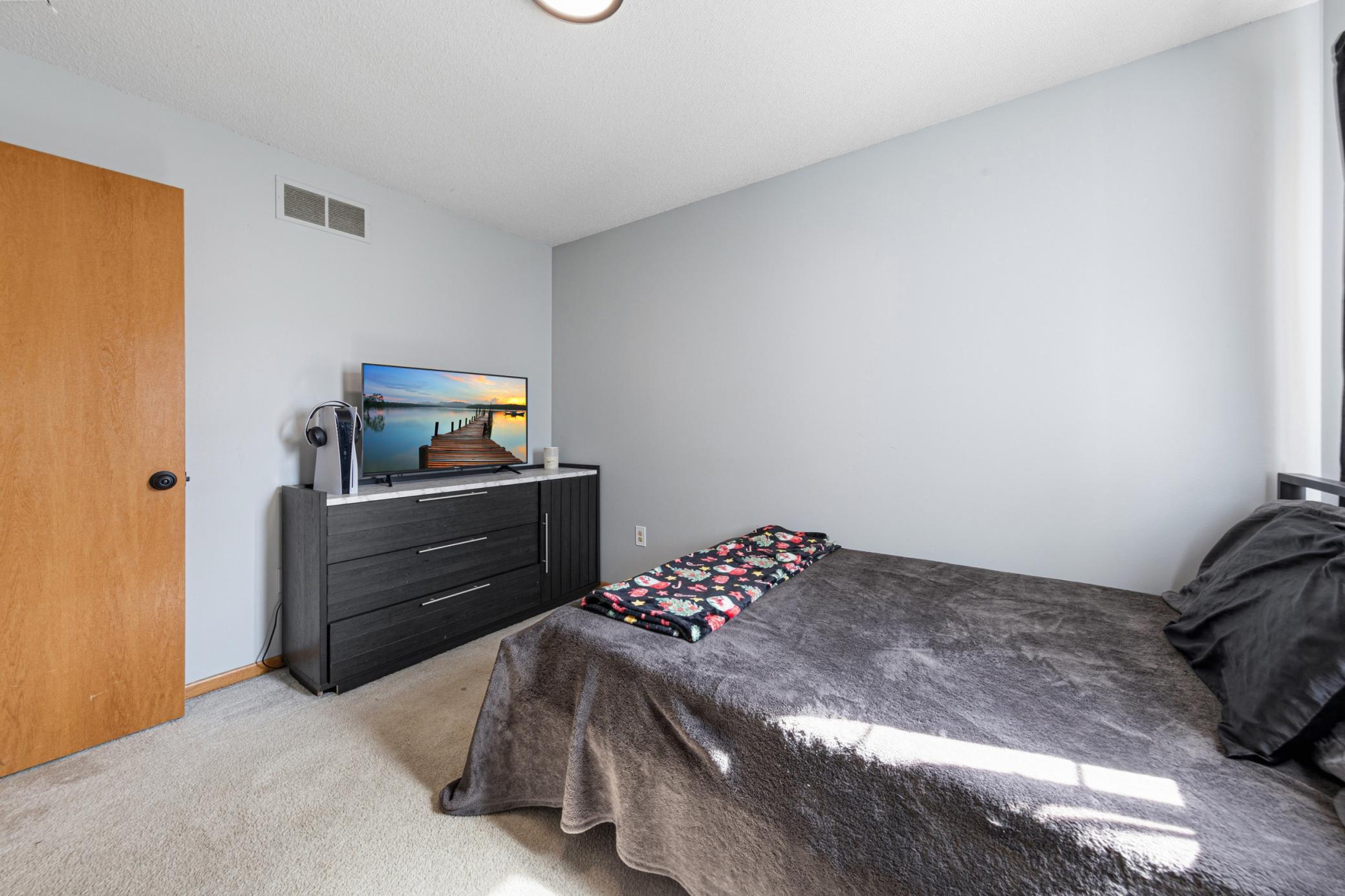 View of Residential at 15215 Greenhaven Way, Burnsville MN 55306, Burnsville (24 of 30) - Mike Wilen | Minnesota Team Real Estate