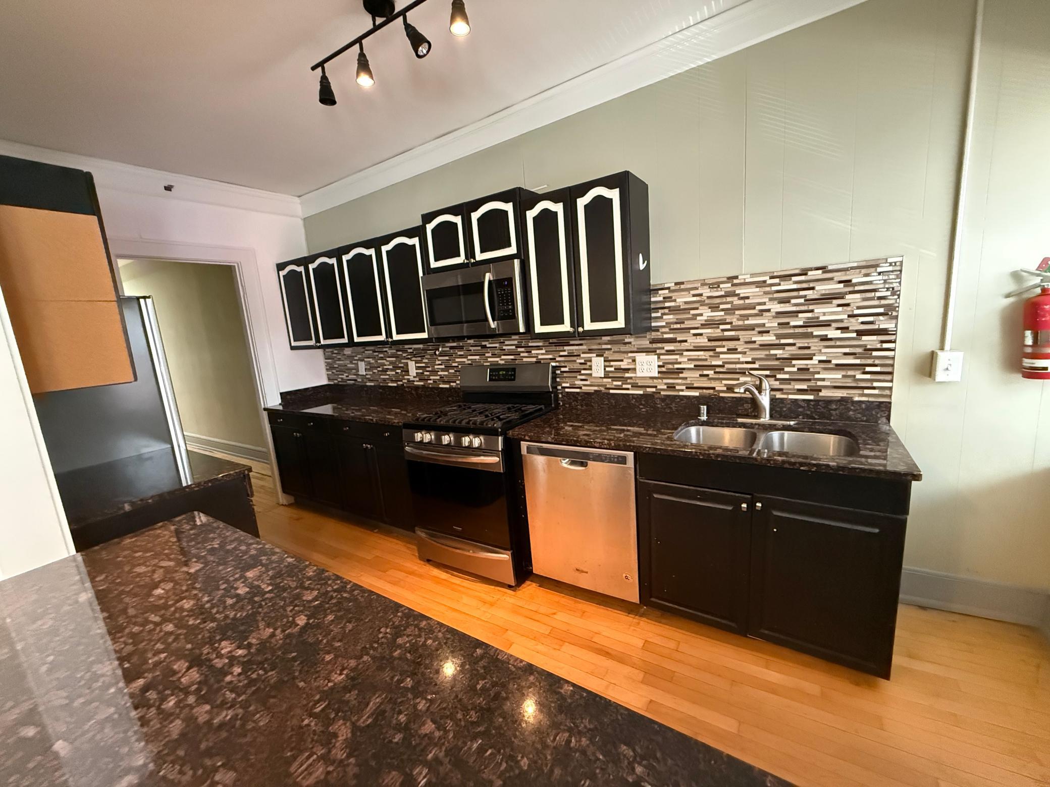 View of Commercial Sale at 406 14th Avenue, Minneapolis MN 55414, Minneapolis (16 of 22) - Mike Wilen | Minnesota Team Real Estate