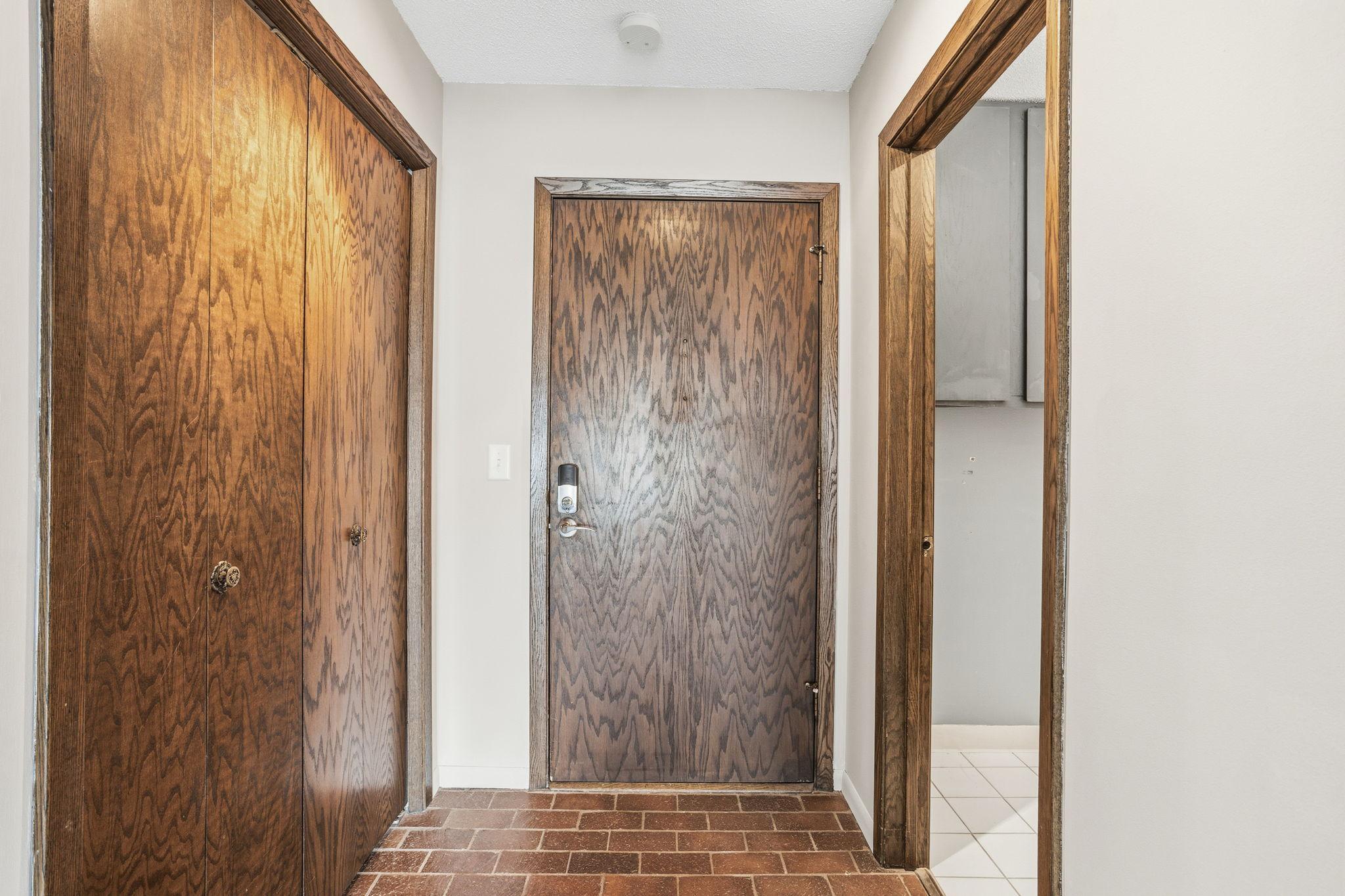 View of Residential at 6115 Lincoln Drive #152, Edina MN 55436, Edina (21 of 28) - Mike Wilen | Minnesota Team Real Estate