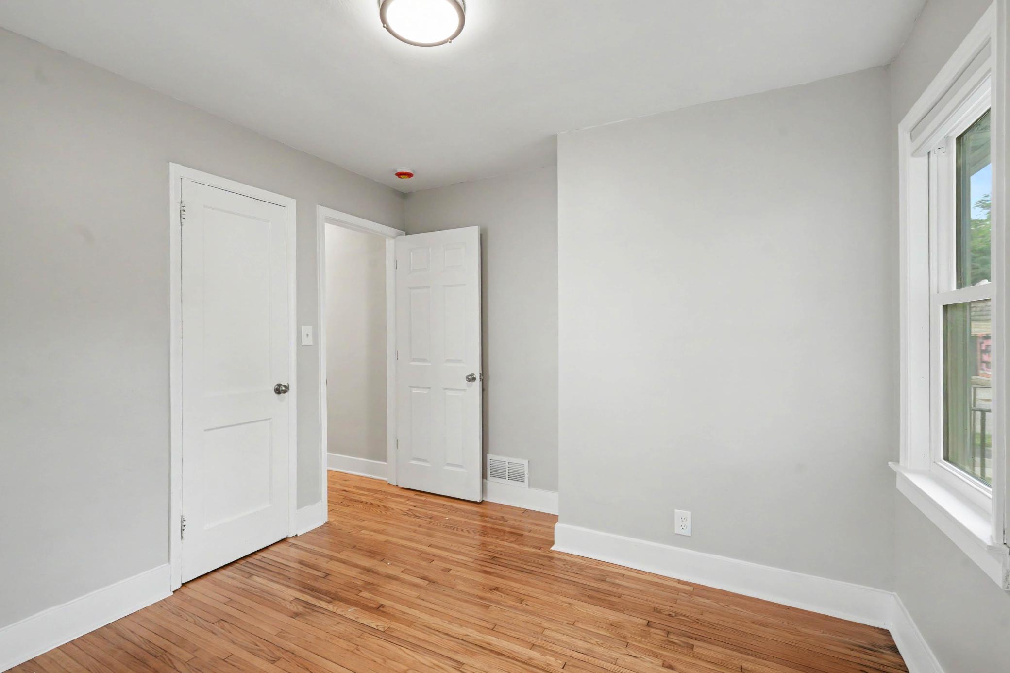 View of Residential at 2601 Girard Avenue, Minneapolis MN 55411, Minneapolis (8 of 20) - Mike Wilen | Minnesota Team Real Estate