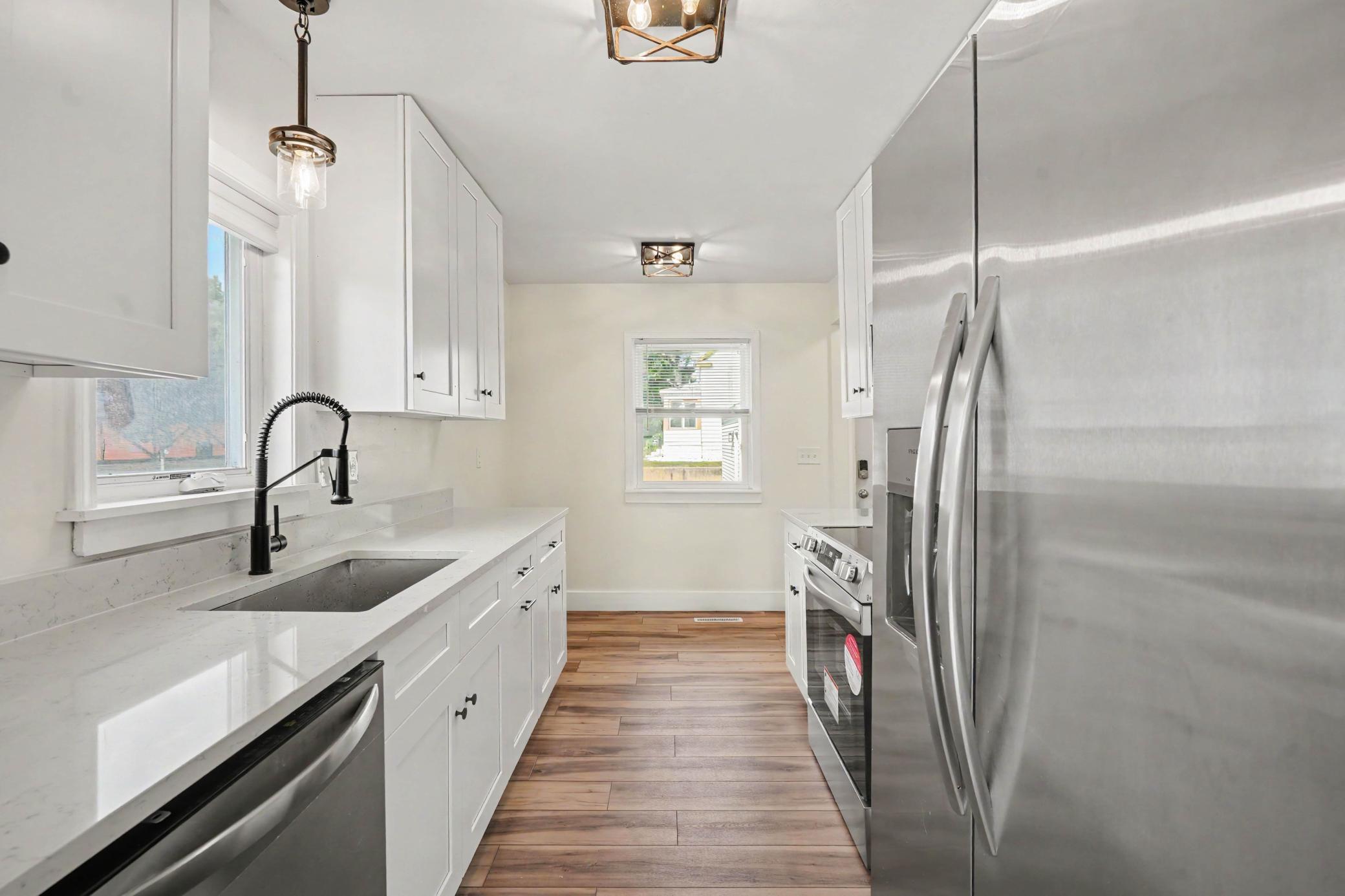 View of Residential at 2601 Girard Avenue, Minneapolis MN 55411, Minneapolis (10 of 20) - Mike Wilen | Minnesota Team Real Estate