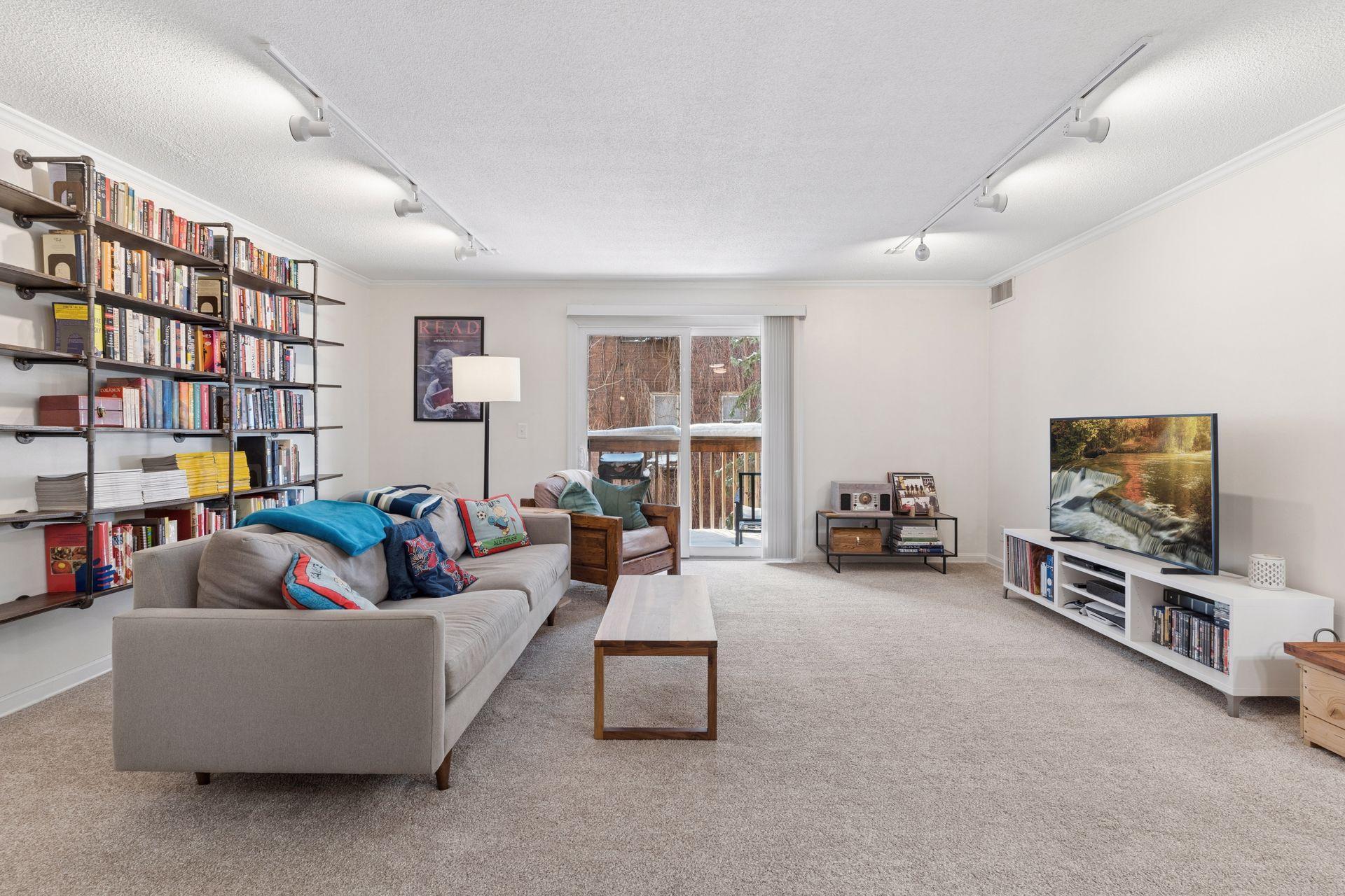 View of Residential at 1720 3rd Avenue #203, Minneapolis MN 55404, Minneapolis (10 of 43) - Mike Wilen | Minnesota Team Real Estate