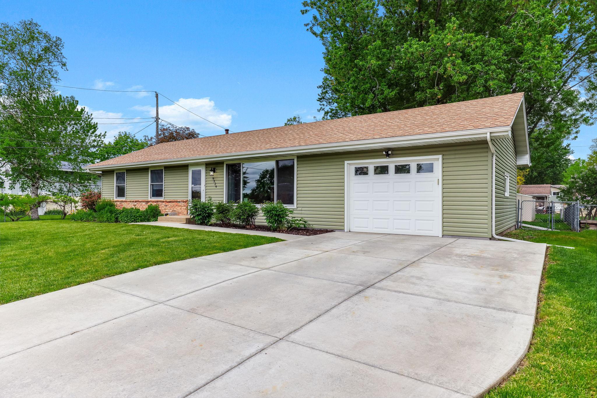 View of Residential at 9324 30th Avenue, New Hope MN 55427, New Hope - Mike Wilen | Minnesota Team Real Estate