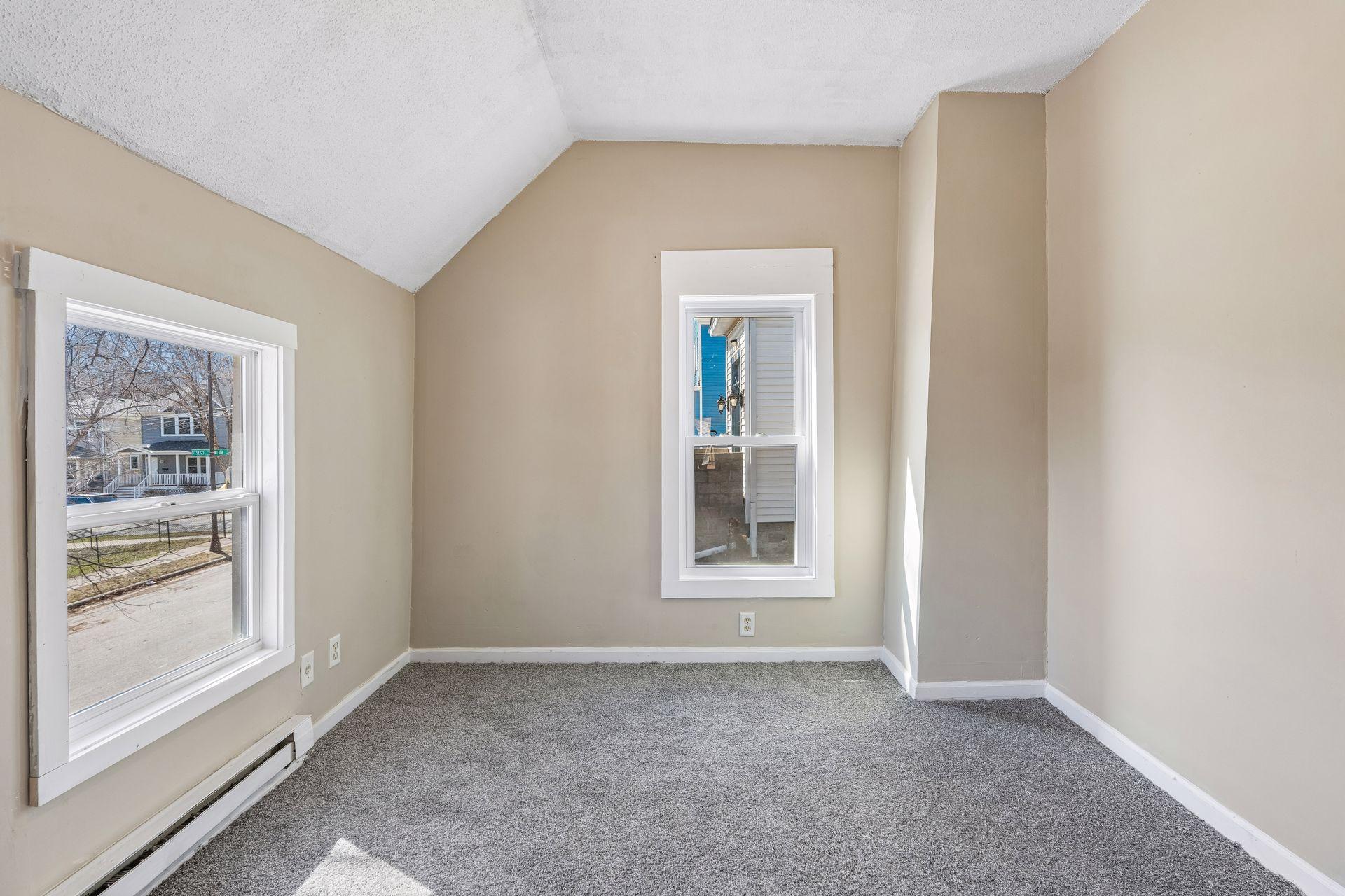 View of Residential Income at 701 Desoto Street, Saint Paul MN 55130, Saint Paul (31 of 36) - Mike Wilen | Minnesota Team Real Estate