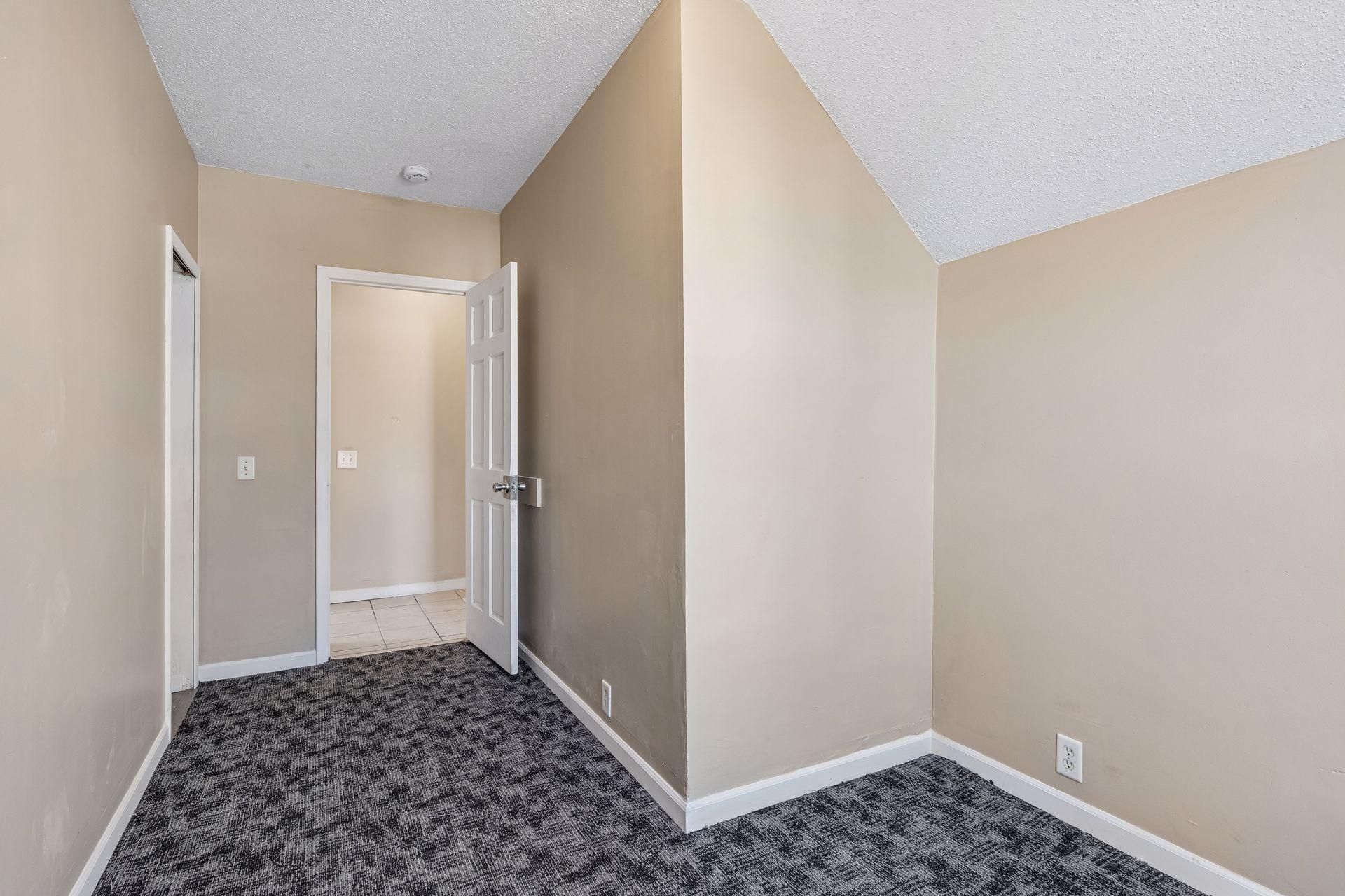 View of Residential Income at 701 Desoto Street, Saint Paul MN 55130, Saint Paul (23 of 36) - Mike Wilen | Minnesota Team Real Estate