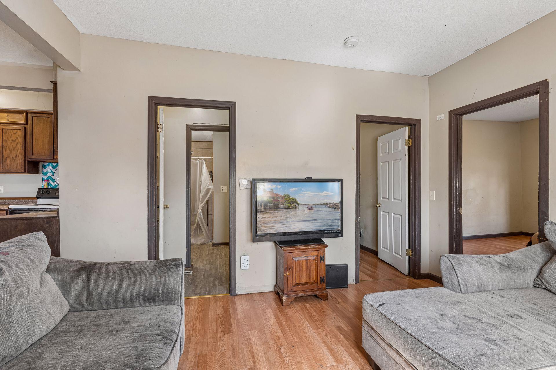 View of Residential Income at 701 Desoto Street, Saint Paul MN 55130, Saint Paul (15 of 36) - Mike Wilen | Minnesota Team Real Estate