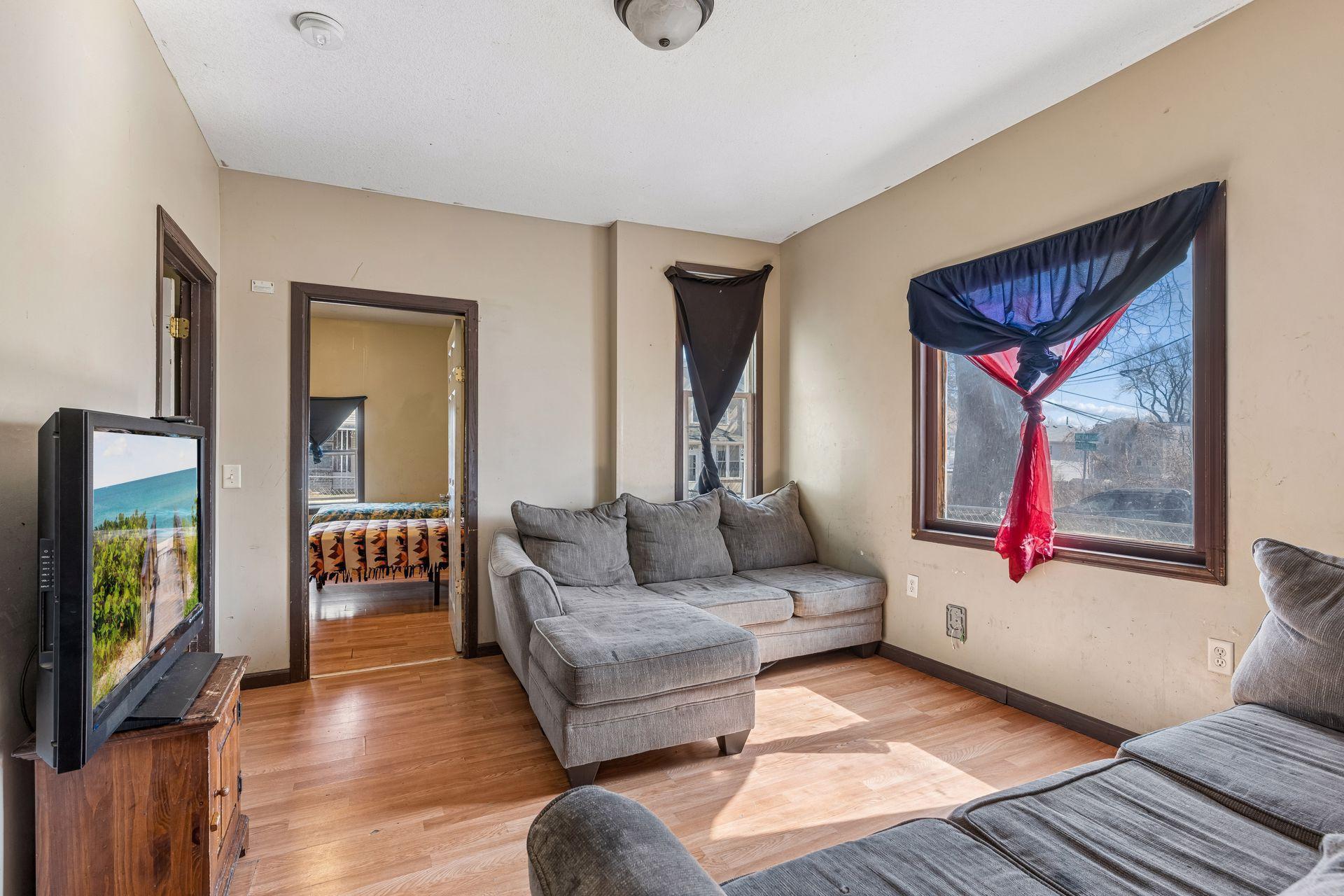 View of Residential Income at 701 Desoto Street, Saint Paul MN 55130, Saint Paul (13 of 36) - Mike Wilen | Minnesota Team Real Estate