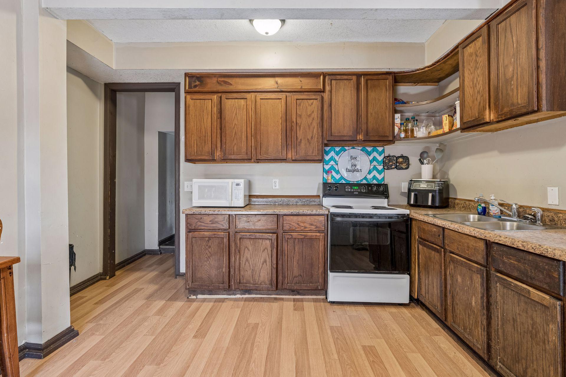 View of Residential Income at 701 Desoto Street, Saint Paul MN 55130, Saint Paul (8 of 36) - Mike Wilen | Minnesota Team Real Estate