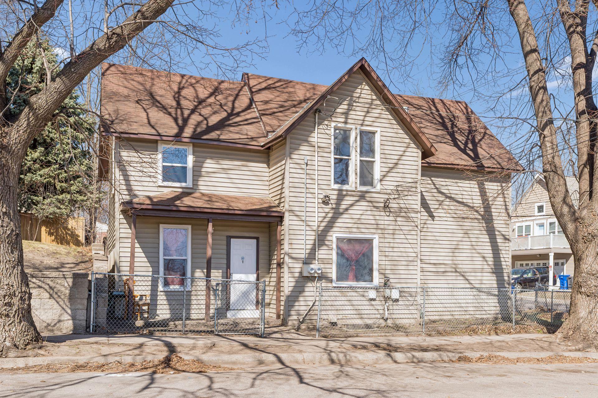 View of Residential Income at 701 Desoto Street, Saint Paul MN 55130, Saint Paul (5 of 36) - Mike Wilen | Minnesota Team Real Estate