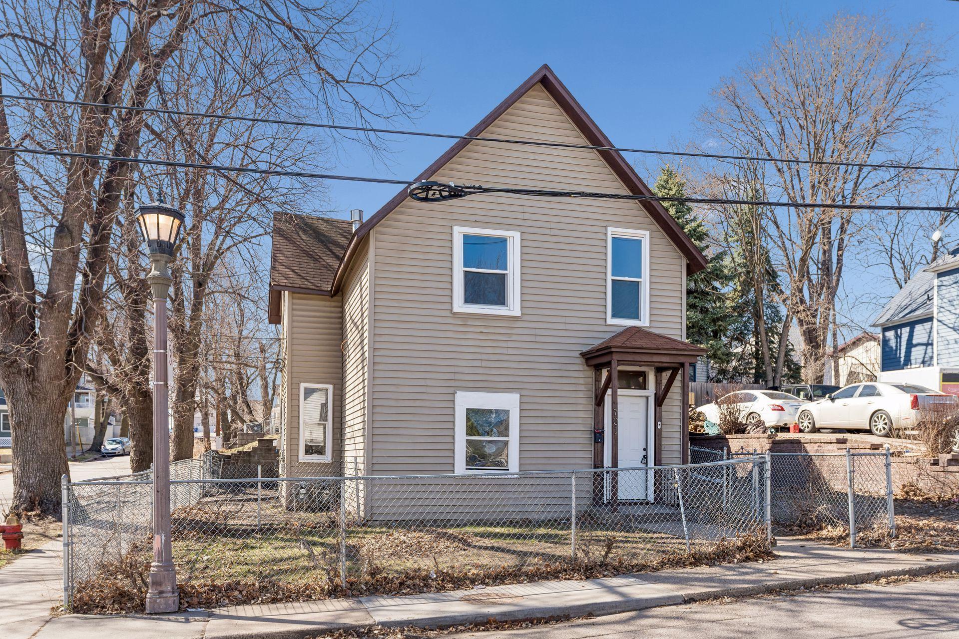 View of Residential Income at 701 Desoto Street, Saint Paul MN 55130, Saint Paul (3 of 36) - Mike Wilen | Minnesota Team Real Estate