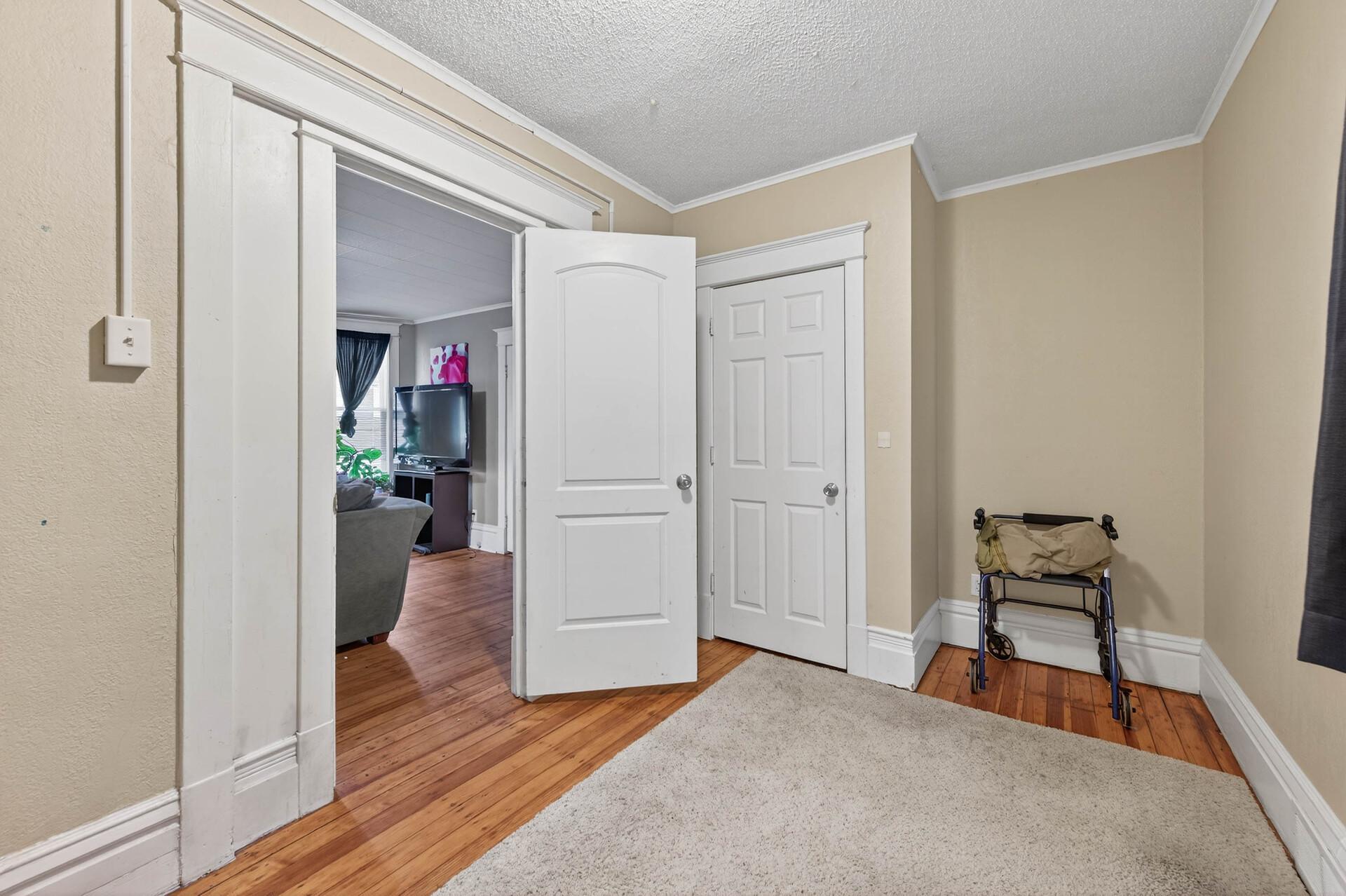 View of Residential Income at 895 Rose Avenue, Saint Paul MN 55106, Saint Paul (14 of 30) - Mike Wilen | Minnesota Team Real Estate