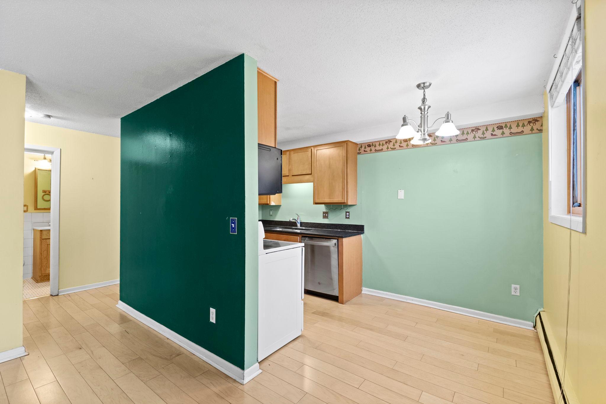 View of Residential at 520 Ridgewood Avenue #4, Minneapolis MN 55403, Minneapolis (6 of 25) - Mike Wilen | Minnesota Team Real Estate