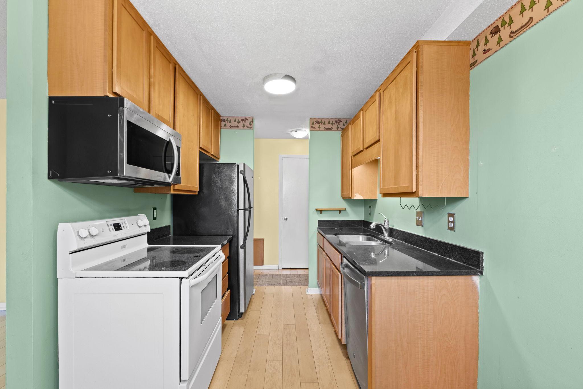 View of Residential at 520 Ridgewood Avenue #4, Minneapolis MN 55403, Minneapolis (7 of 25) - Mike Wilen | Minnesota Team Real Estate