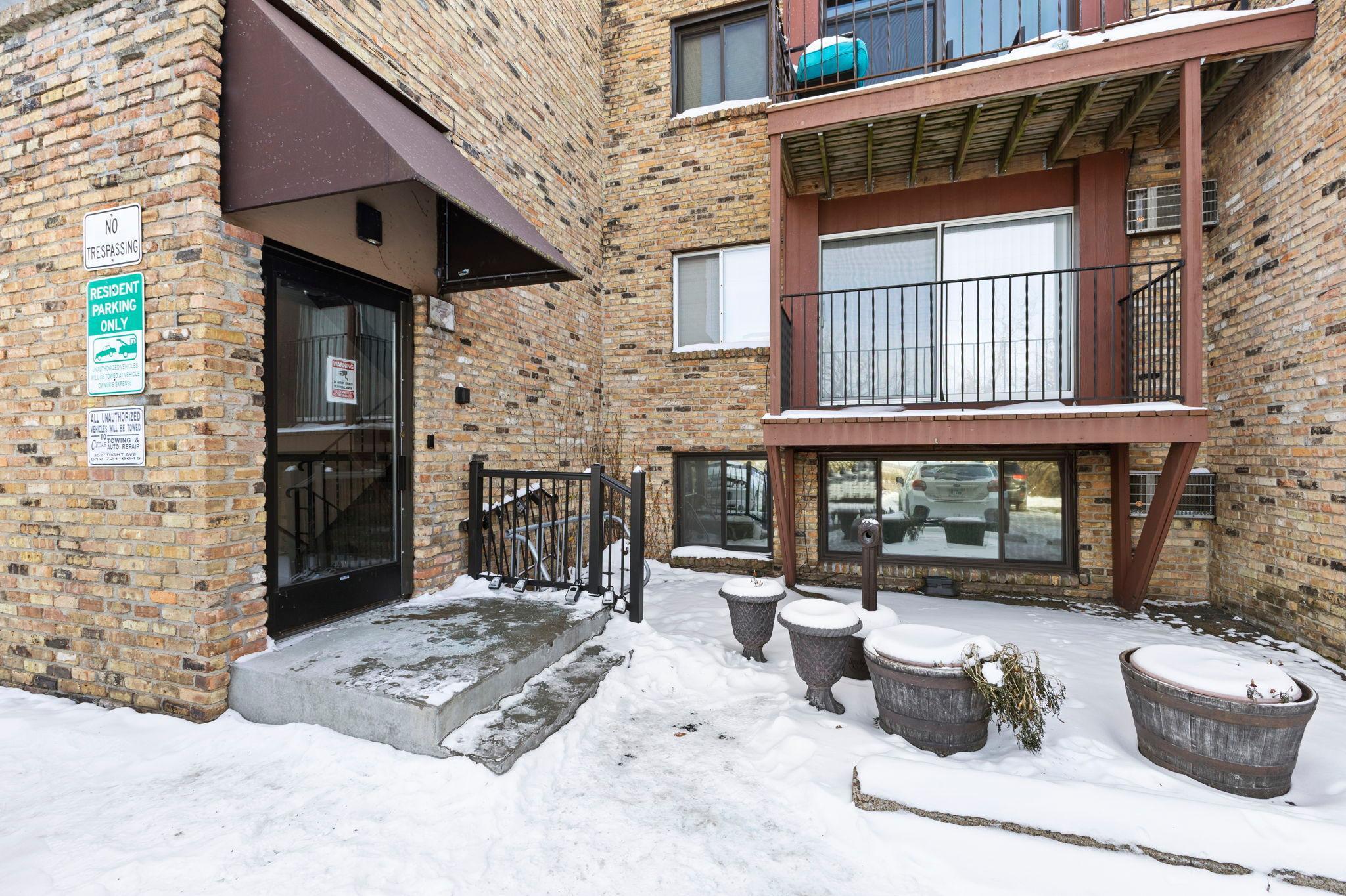 View of Residential at 520 Ridgewood Avenue #4, Minneapolis MN 55403, Minneapolis (21 of 25) - Mike Wilen | Minnesota Team Real Estate