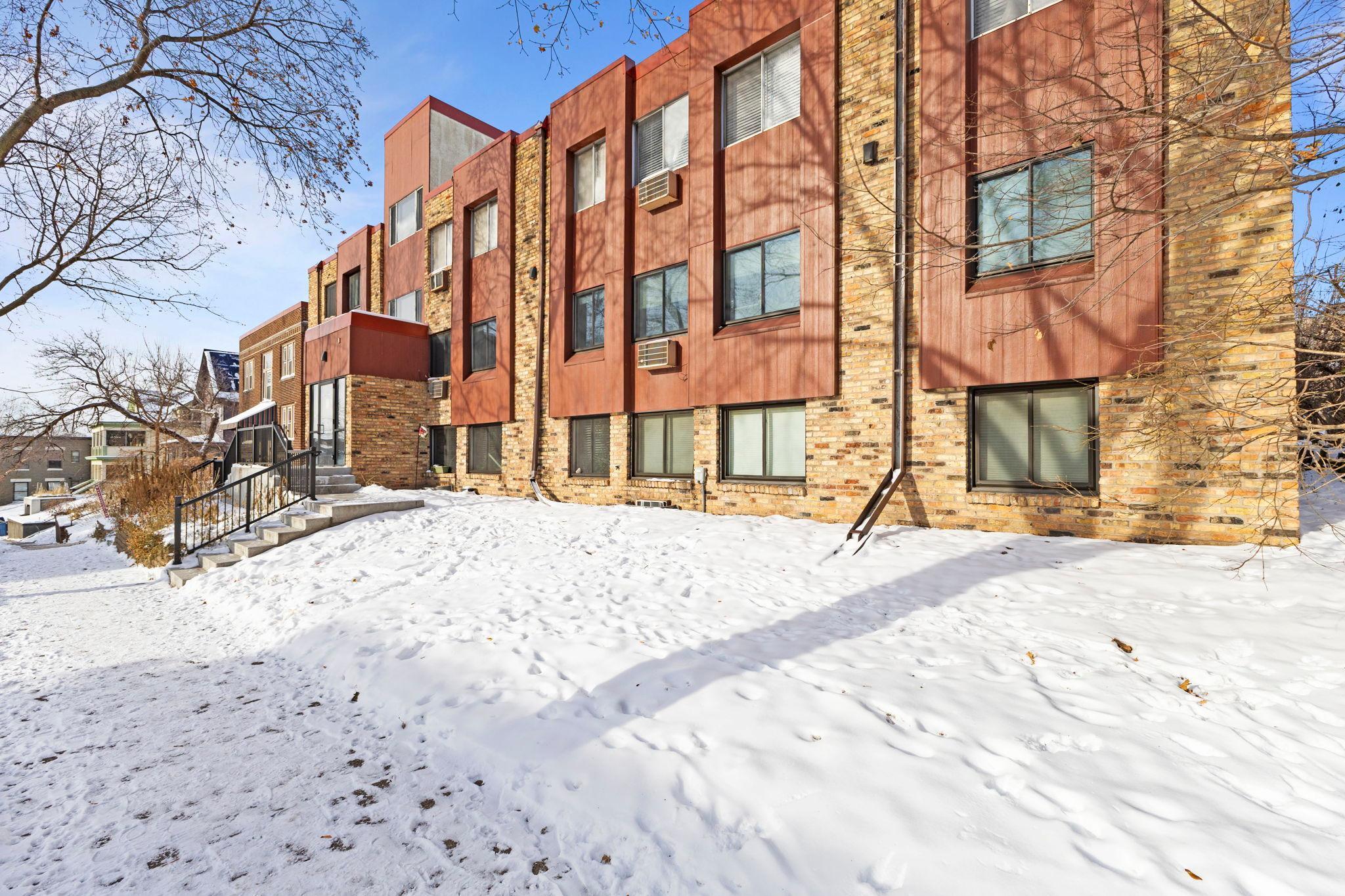 View of Residential at 520 Ridgewood Avenue #4, Minneapolis MN 55403, Minneapolis (24 of 25) - Mike Wilen | Minnesota Team Real Estate