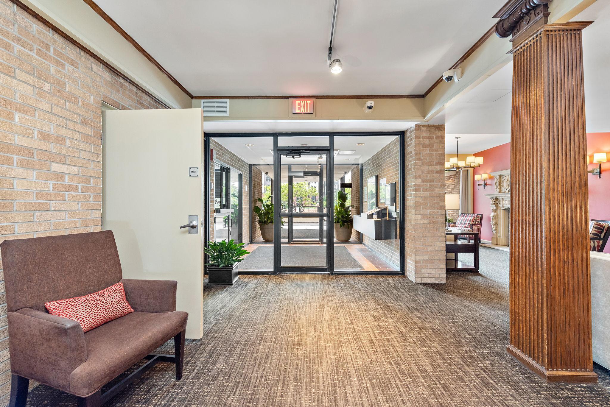 View of Residential at 400 Groveland Avenue #809, Minneapolis MN 55403, Minneapolis (32 of 36) - Mike Wilen | Minnesota Team Real Estate