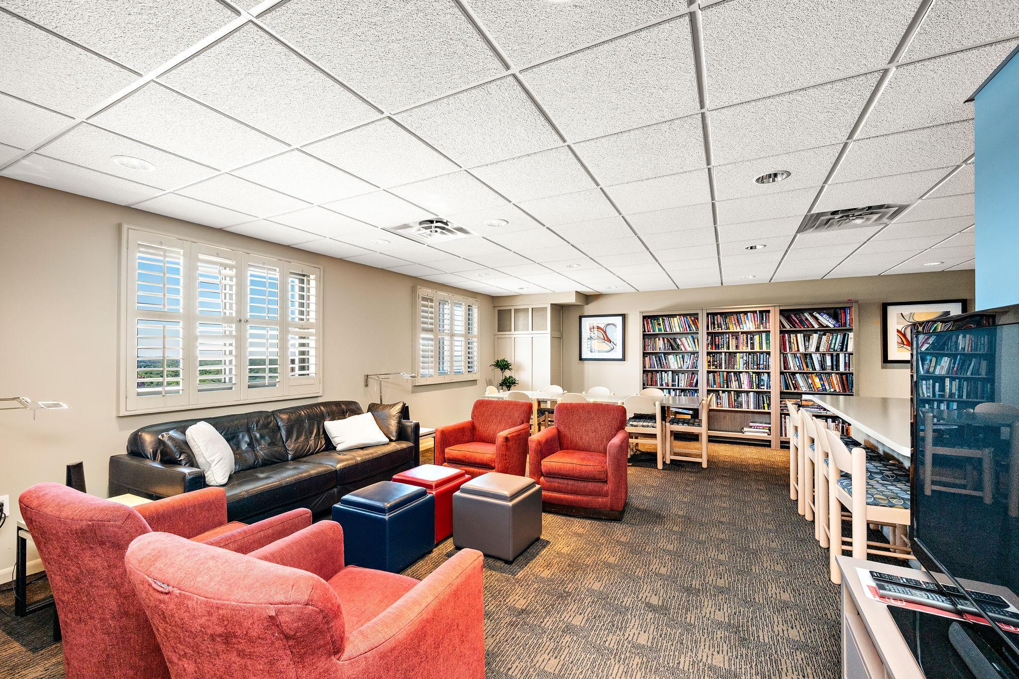 View of Residential at 400 Groveland Avenue #809, Minneapolis MN 55403, Minneapolis (28 of 36) - Mike Wilen | Minnesota Team Real Estate