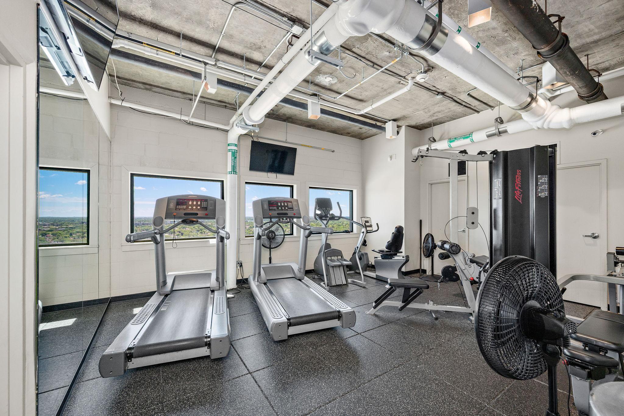 View of Residential at 400 Groveland Avenue #809, Minneapolis MN 55403, Minneapolis (26 of 36) - Mike Wilen | Minnesota Team Real Estate