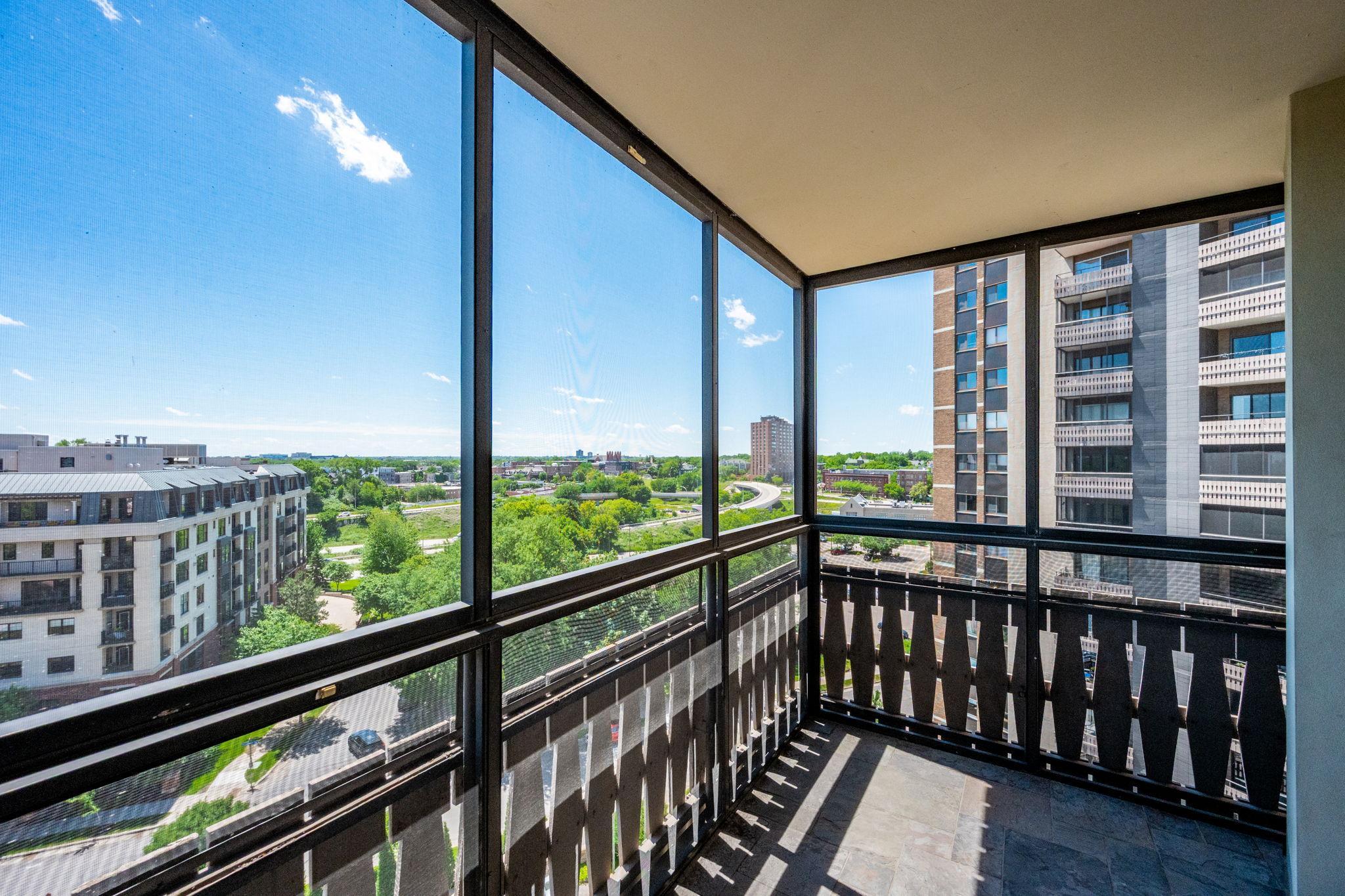 View of Residential at 400 Groveland Avenue #809, Minneapolis MN 55403, Minneapolis (17 of 36) - Mike Wilen | Minnesota Team Real Estate