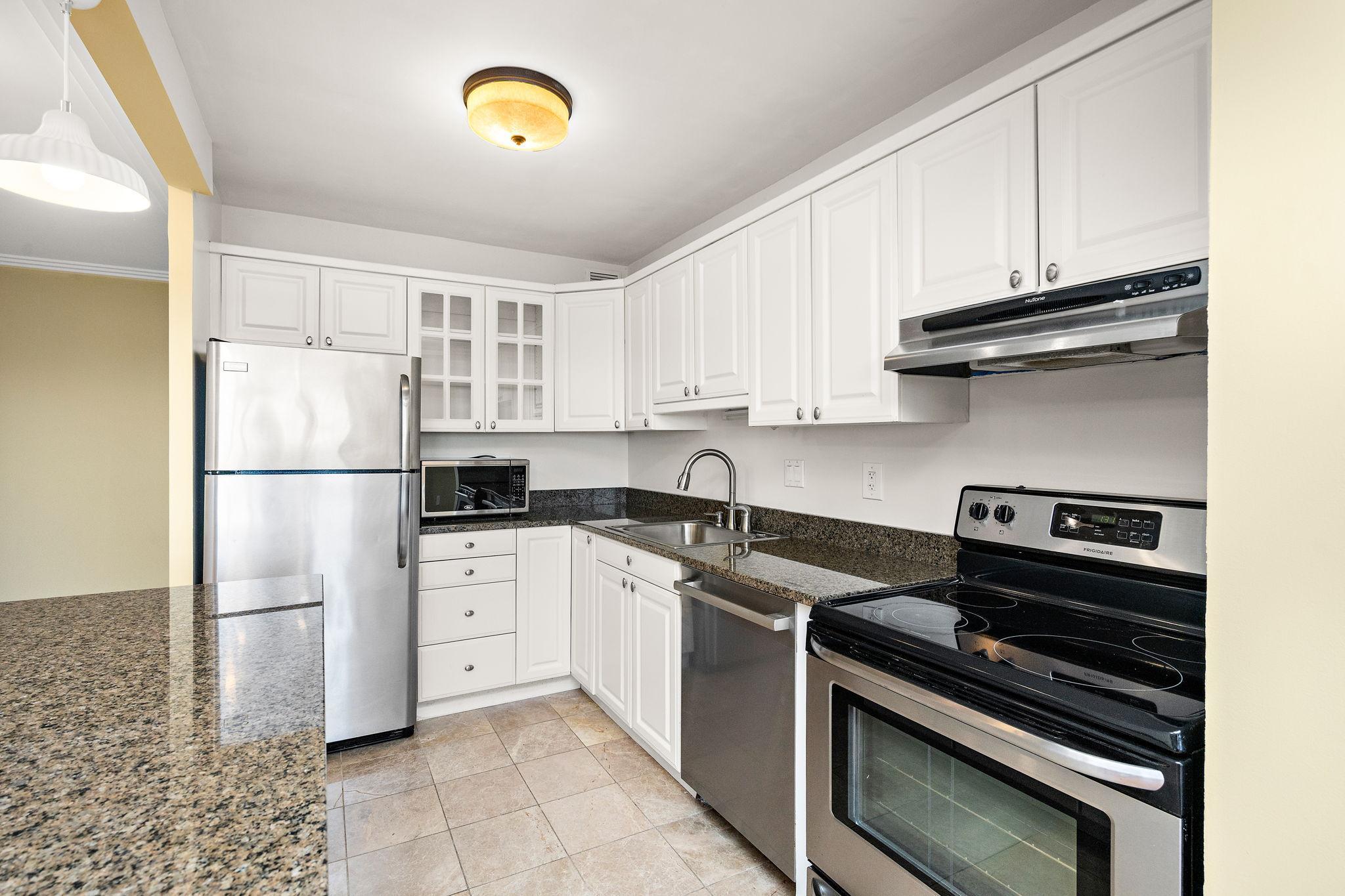 View of Residential at 400 Groveland Avenue #809, Minneapolis MN 55403, Minneapolis (5 of 36) - Mike Wilen | Minnesota Team Real Estate