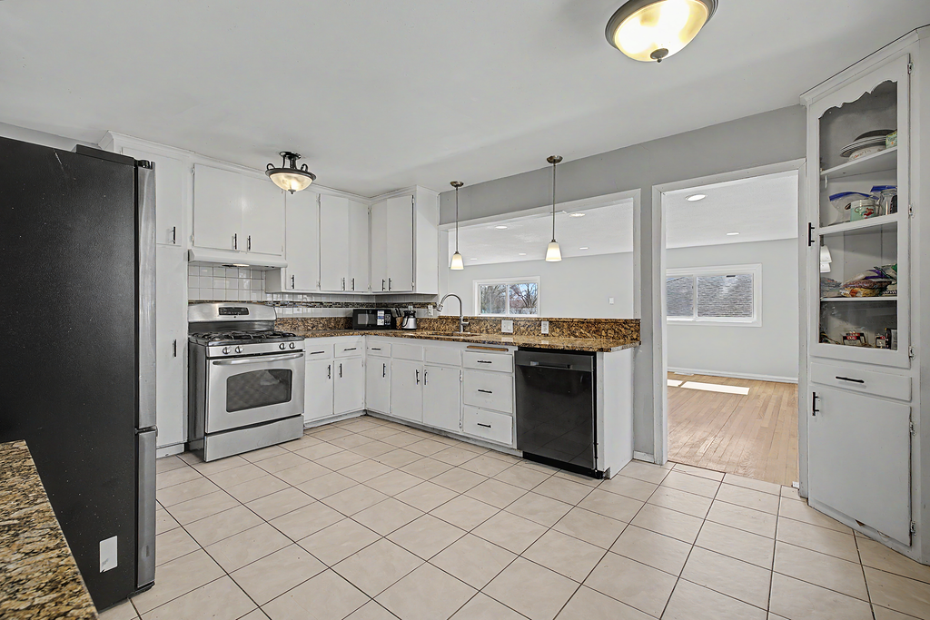 View of Residential at 4034 Cleveland Street, Columbia Heights MN 55421, Columbia Heights (6 of 36) - Mike Wilen | Minnesota Team Real Estate