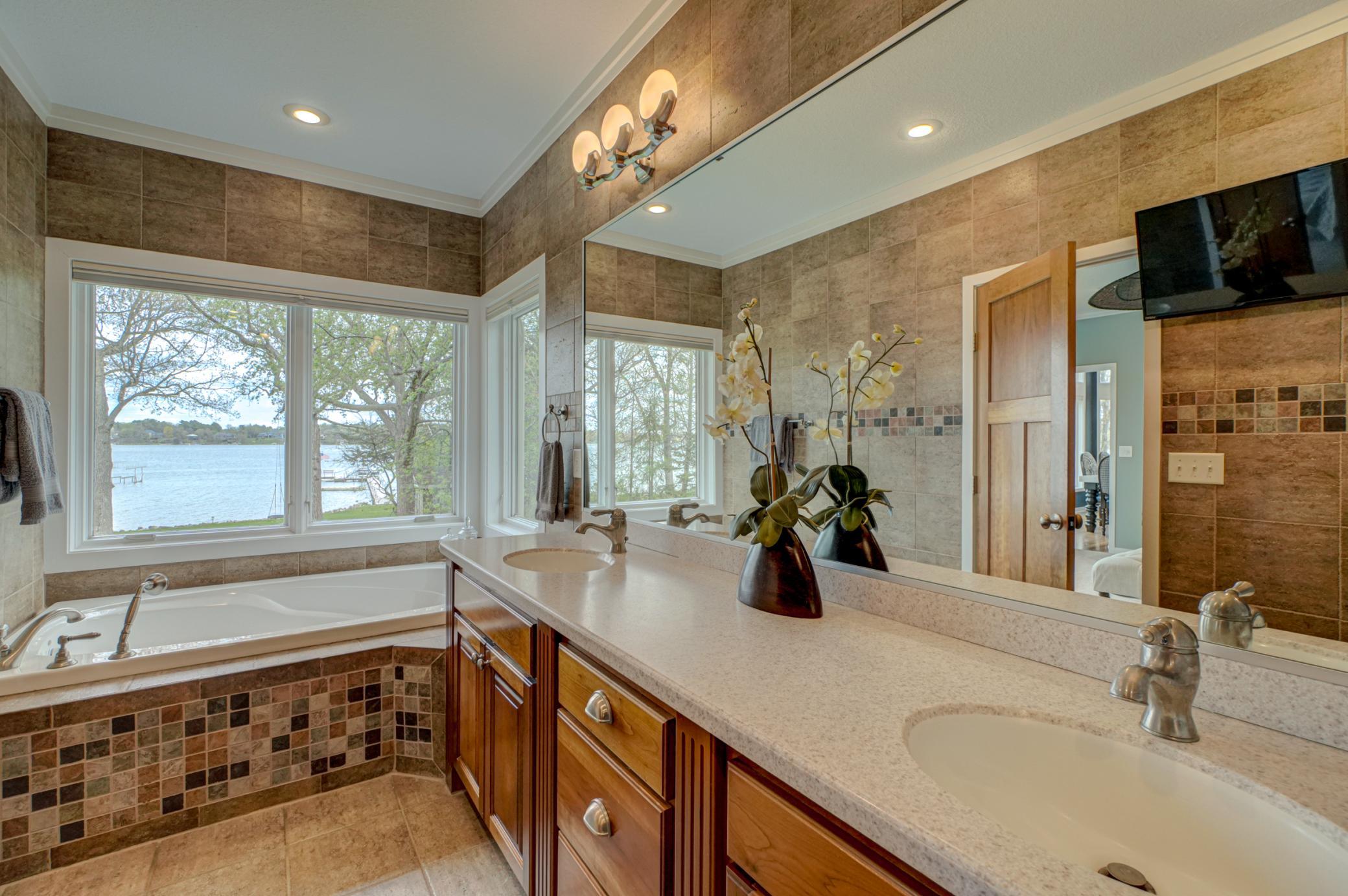 View of Residential at 5256 Oxford Street, Shoreview MN 55126, Shoreview (23 of 48) - Mike Wilen | Minnesota Team Real Estate