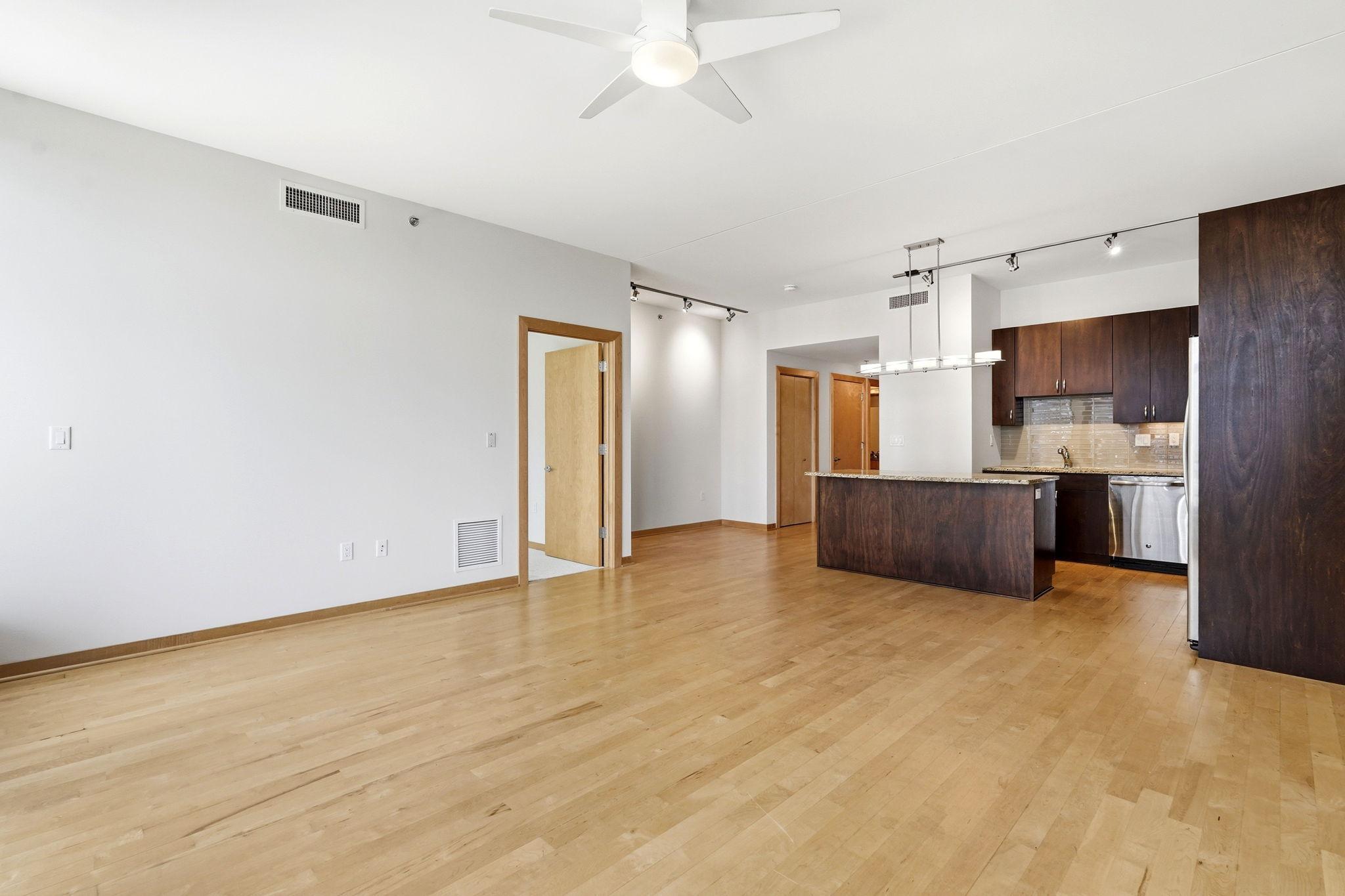 View of Residential at 1120 2nd Street #604, Minneapolis MN 55415, Minneapolis (14 of 52) - Mike Wilen | Minnesota Team Real Estate