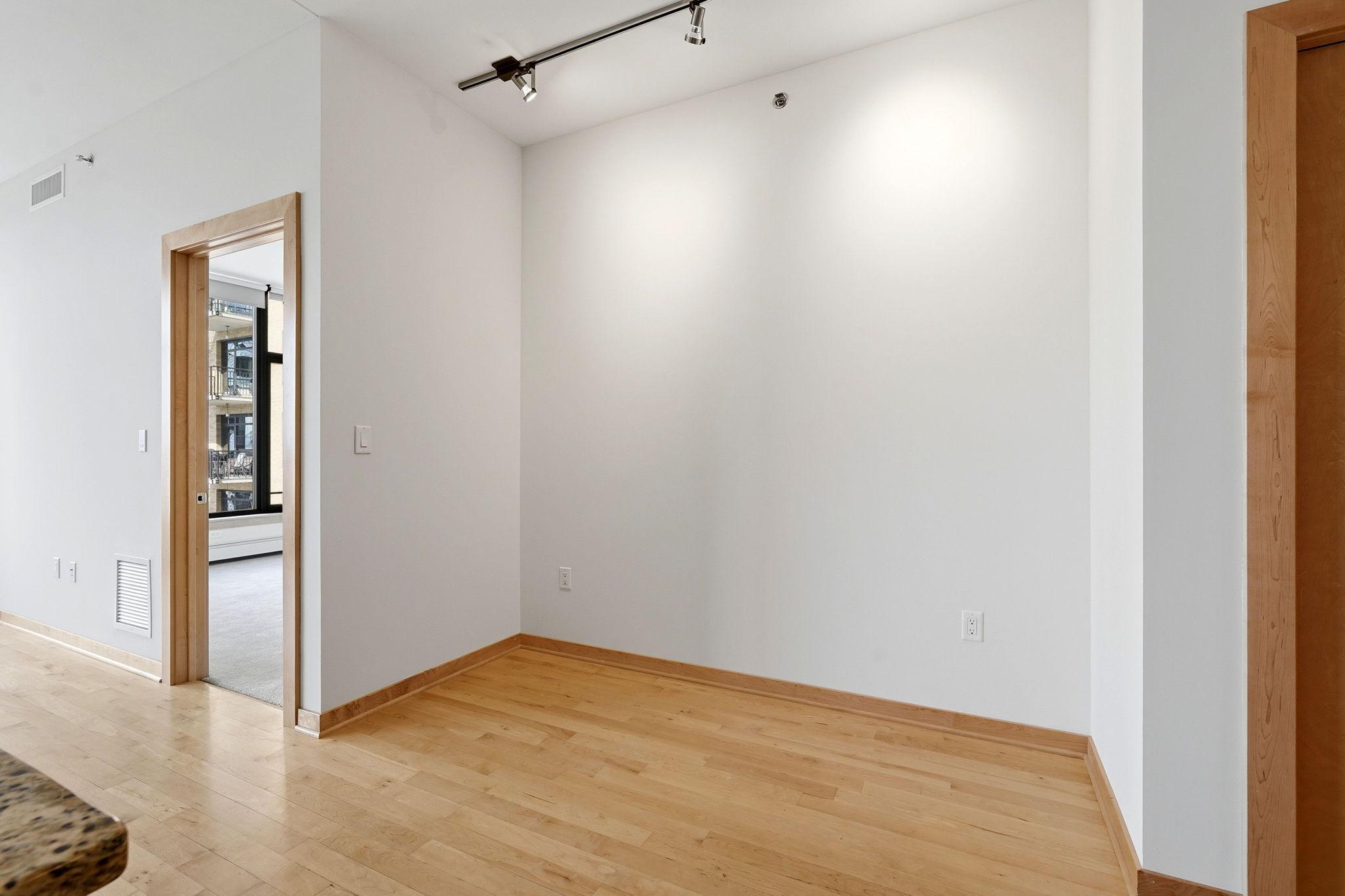 View of Residential at 1120 2nd Street #604, Minneapolis MN 55415, Minneapolis (21 of 52) - Mike Wilen | Minnesota Team Real Estate