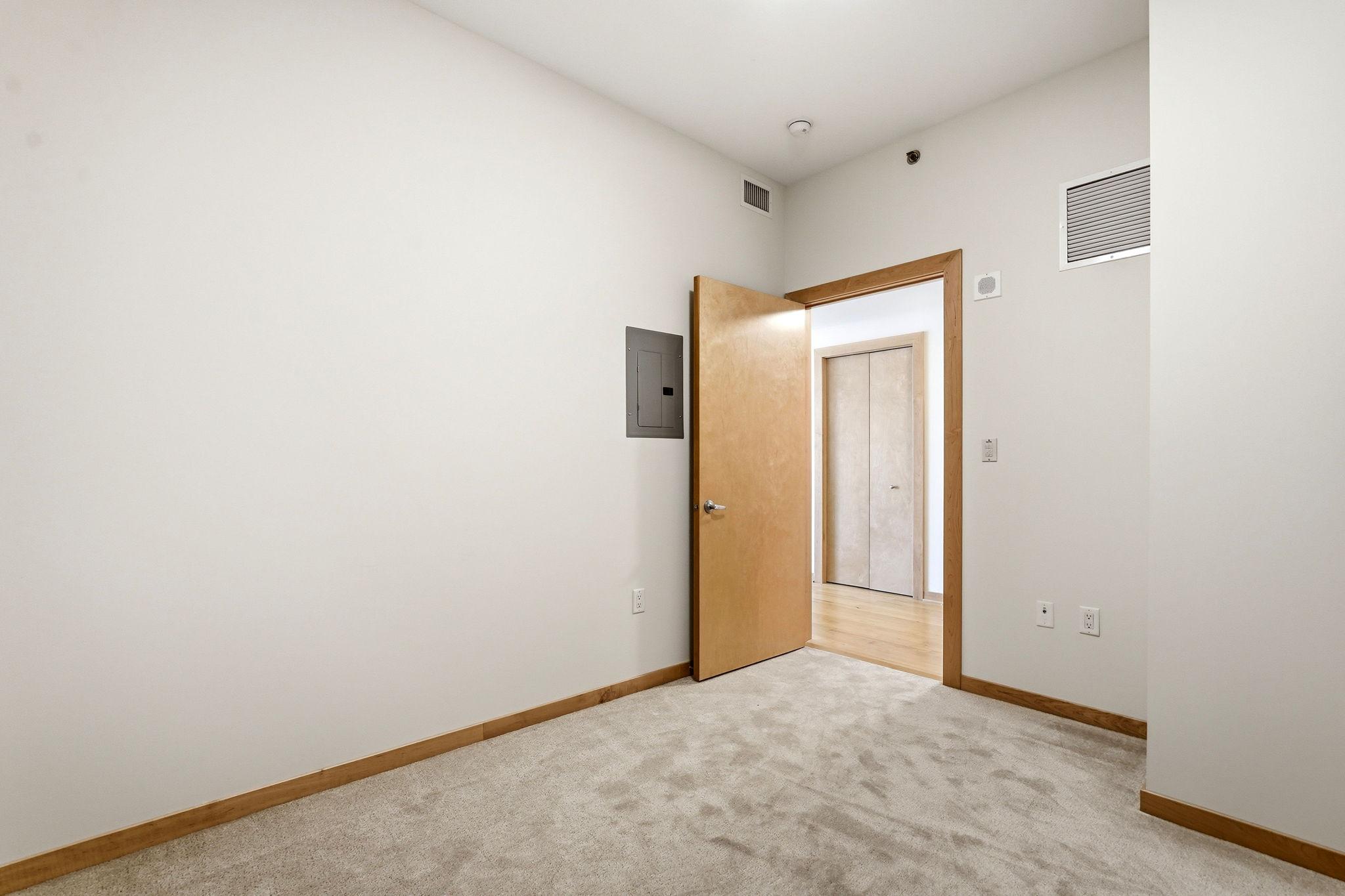 View of Residential at 1120 2nd Street #604, Minneapolis MN 55415, Minneapolis (29 of 52) - Mike Wilen | Minnesota Team Real Estate