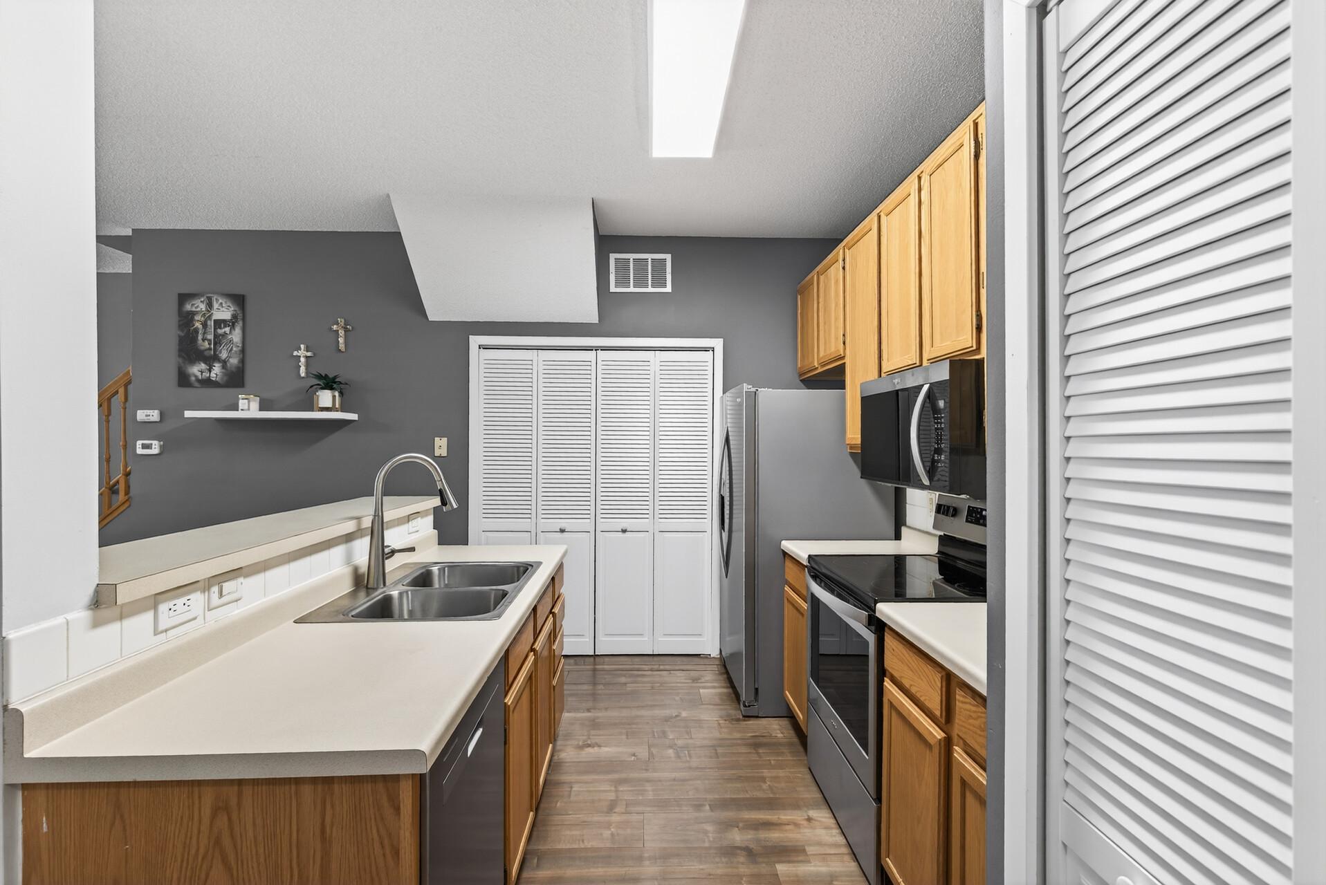 View of Residential at 15610 Garnet Way, Apple Valley MN 55124, Apple Valley (12 of 23) - Mike Wilen | Minnesota Team Real Estate