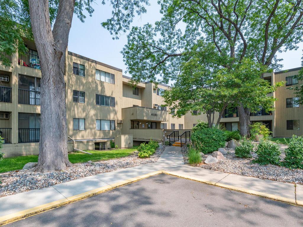 View of Residential at 4101 Parklawn Avenue #130, Edina MN 55435, Edina (29 of 30) - Mike Wilen | Minnesota Team Real Estate