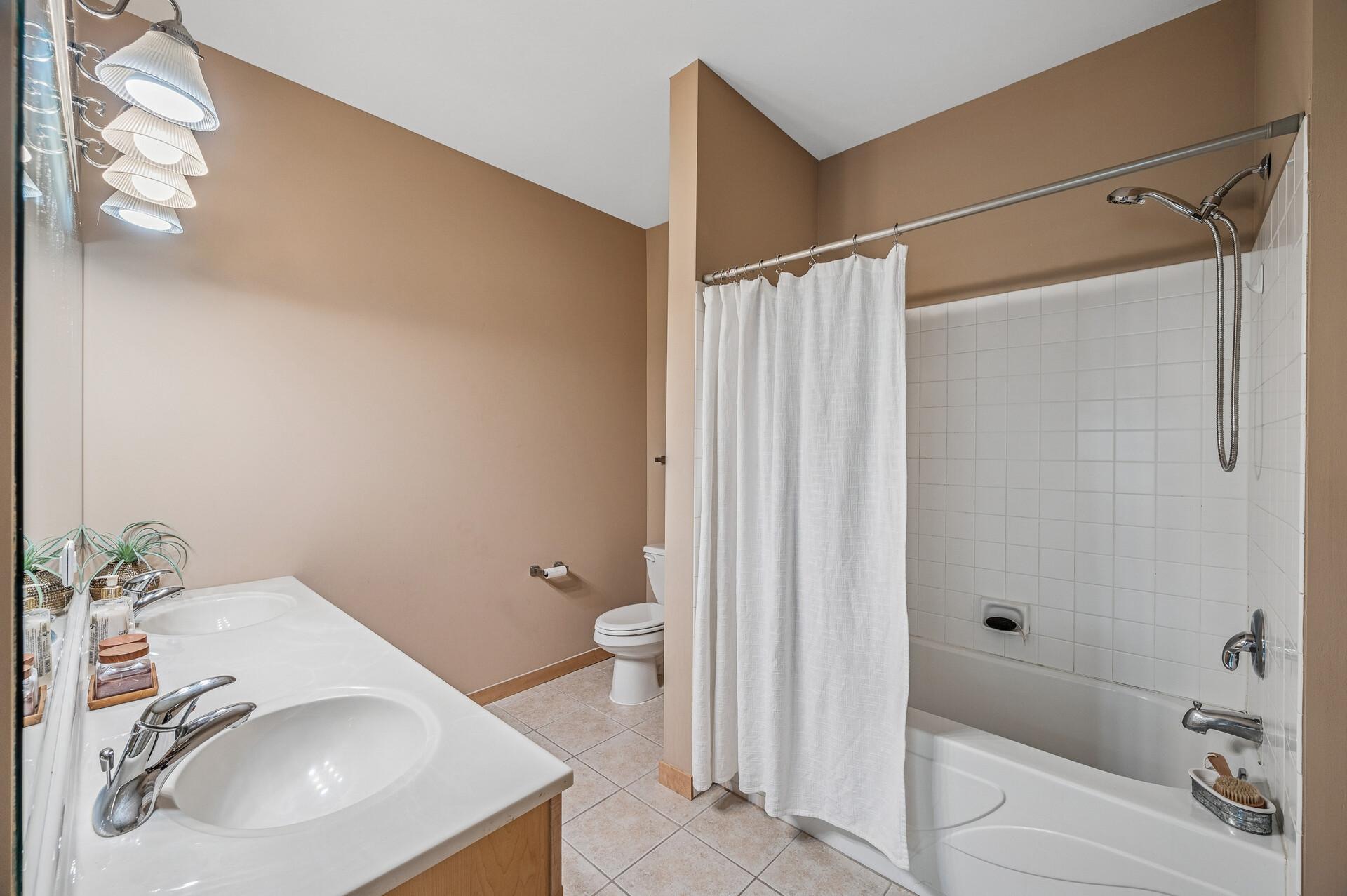 View of Residential at 820 Emerald Street #110, Saint Paul MN 55114, Saint Paul (15 of 29) - Mike Wilen | Minnesota Team Real Estate