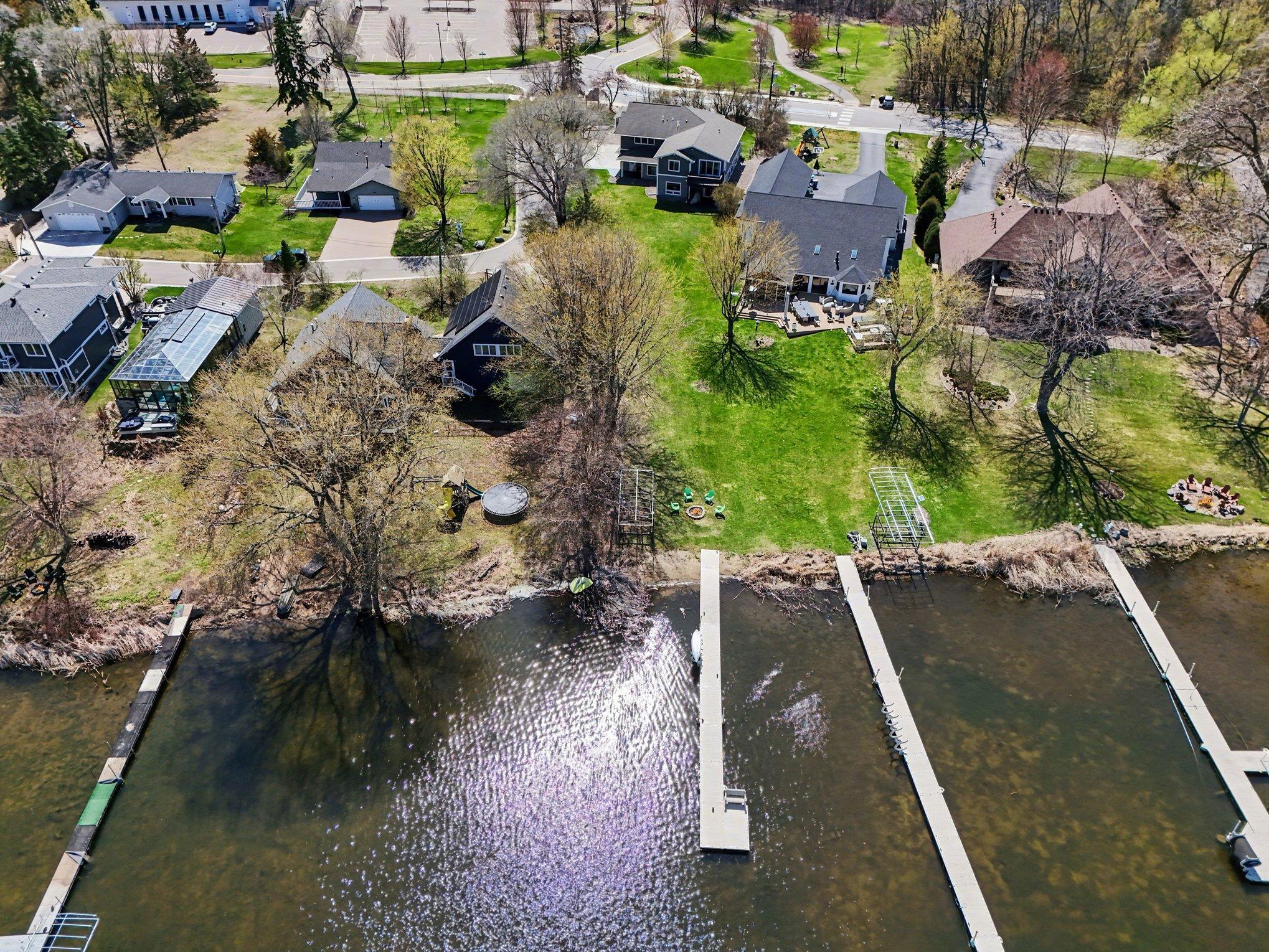 View of Residential at 100 Peninsula Road, Medicine Lake MN 55441, Medicine Lake (4 of 60) - Mike Wilen | Minnesota Team Real Estate