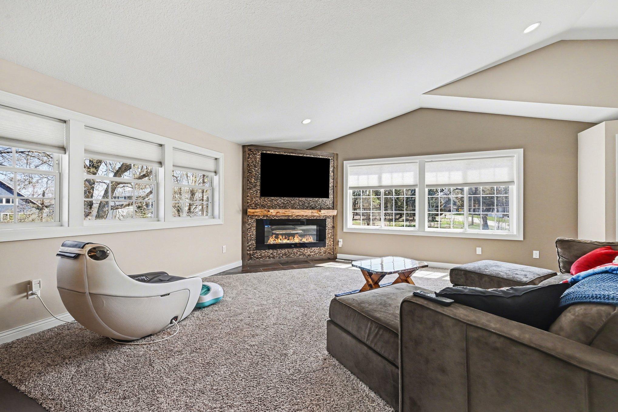 View of Residential at 100 Peninsula Road, Medicine Lake MN 55441, Medicine Lake (27 of 60) - Mike Wilen | Minnesota Team Real Estate
