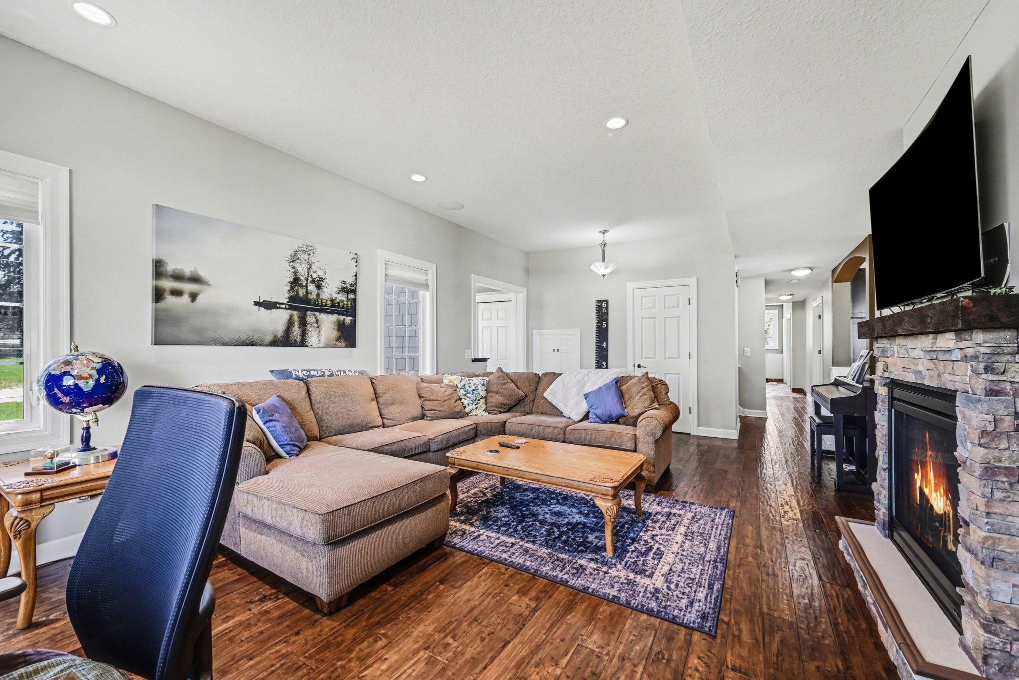 View of Residential at 100 Peninsula Road, Medicine Lake MN 55441, Medicine Lake (21 of 60) - Mike Wilen | Minnesota Team Real Estate