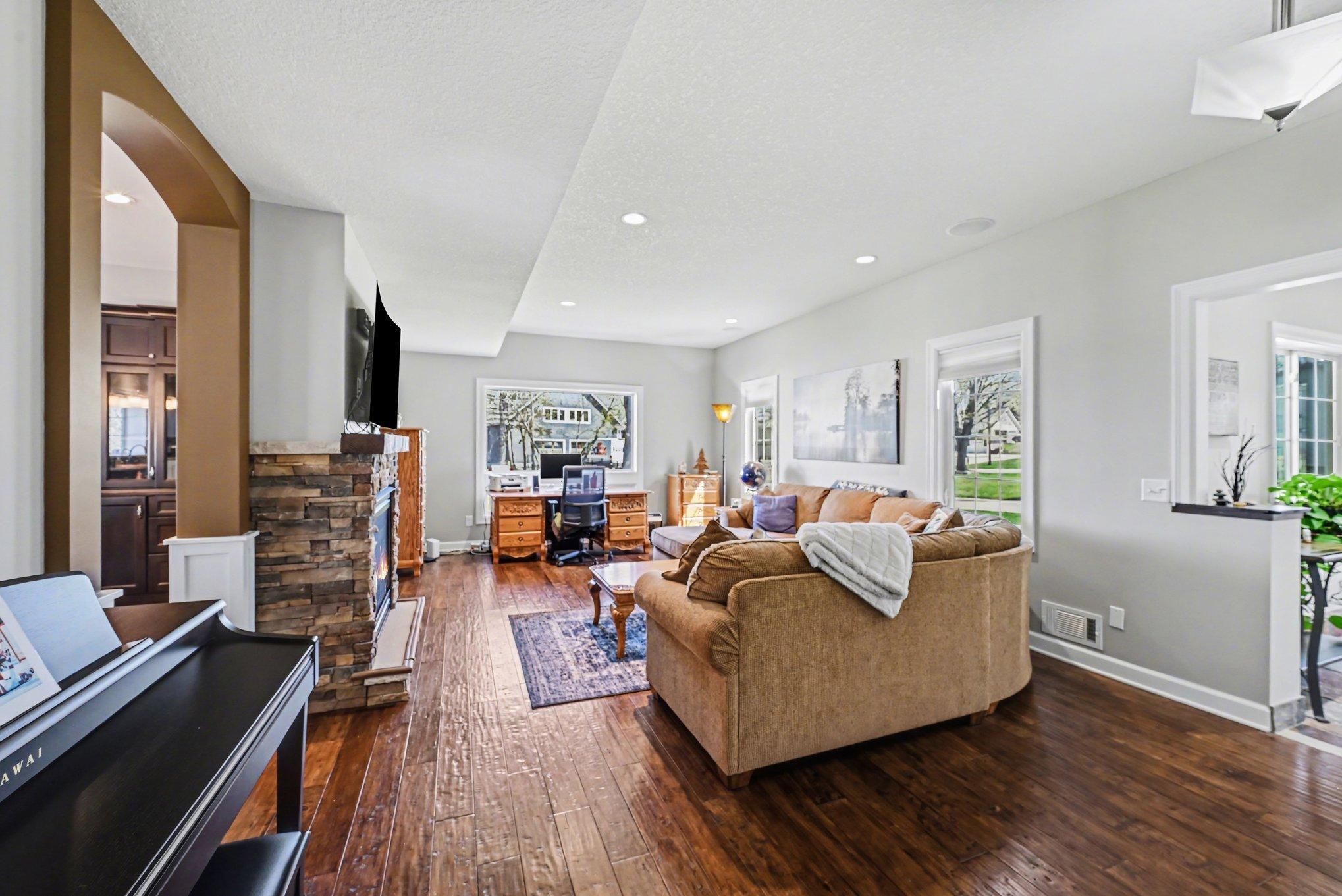 View of Residential at 100 Peninsula Road, Medicine Lake MN 55441, Medicine Lake (19 of 60) - Mike Wilen | Minnesota Team Real Estate