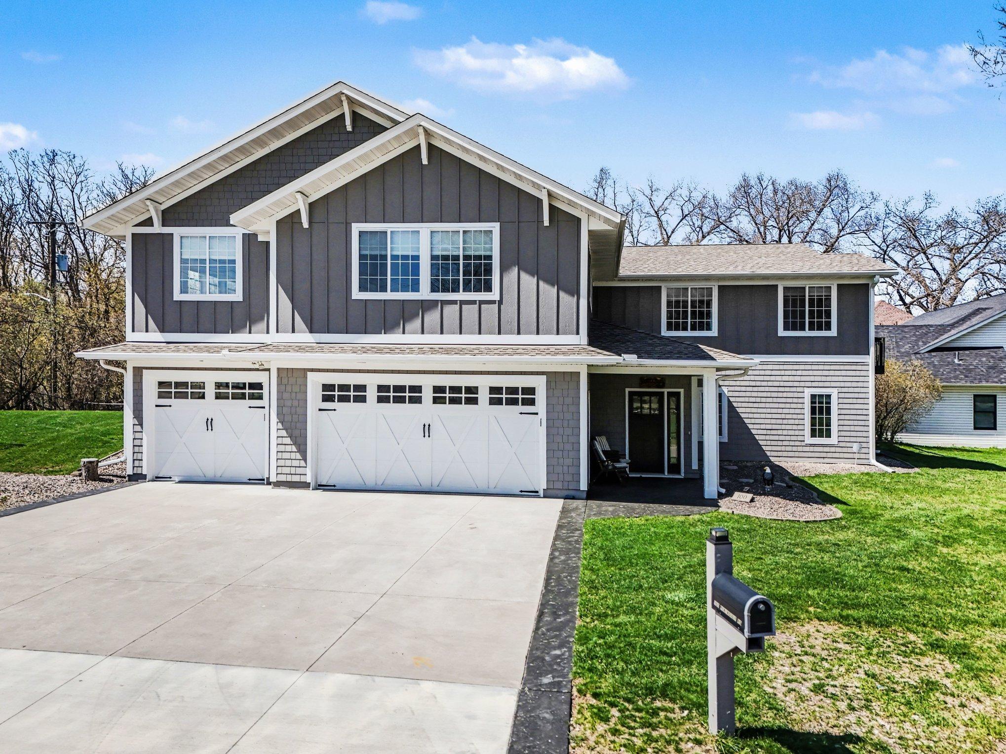 View of Residential at 100 Peninsula Road, Medicine Lake MN 55441, Medicine Lake (6 of 60) - Mike Wilen | Minnesota Team Real Estate