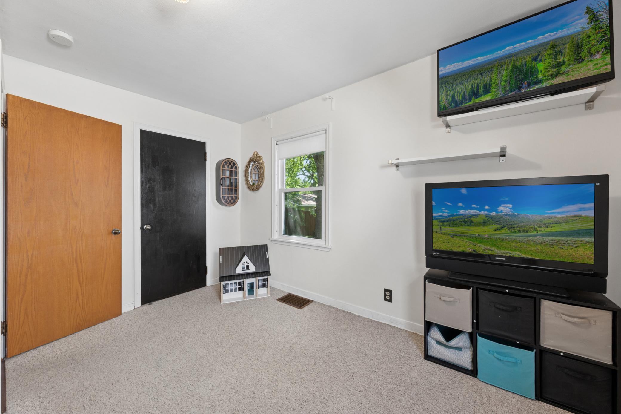 View of Residential at 402 Jefferson Avenue, Edina MN 55343, Edina (8 of 21) - Mike Wilen | Minnesota Team Real Estate