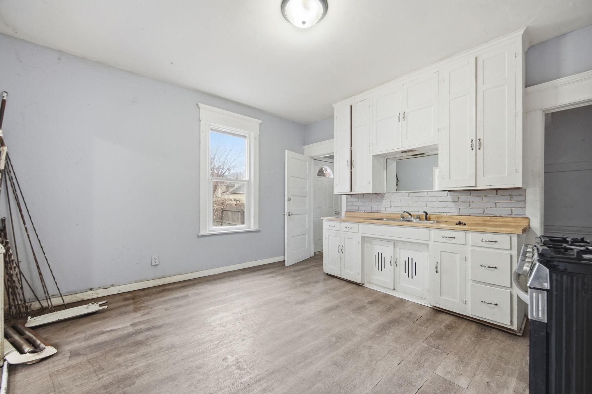 View of Residential Income at 658 Edmund Avenue, Saint Paul MN 55104, Saint Paul (6 of 24) - Mike Wilen | Minnesota Team Real Estate