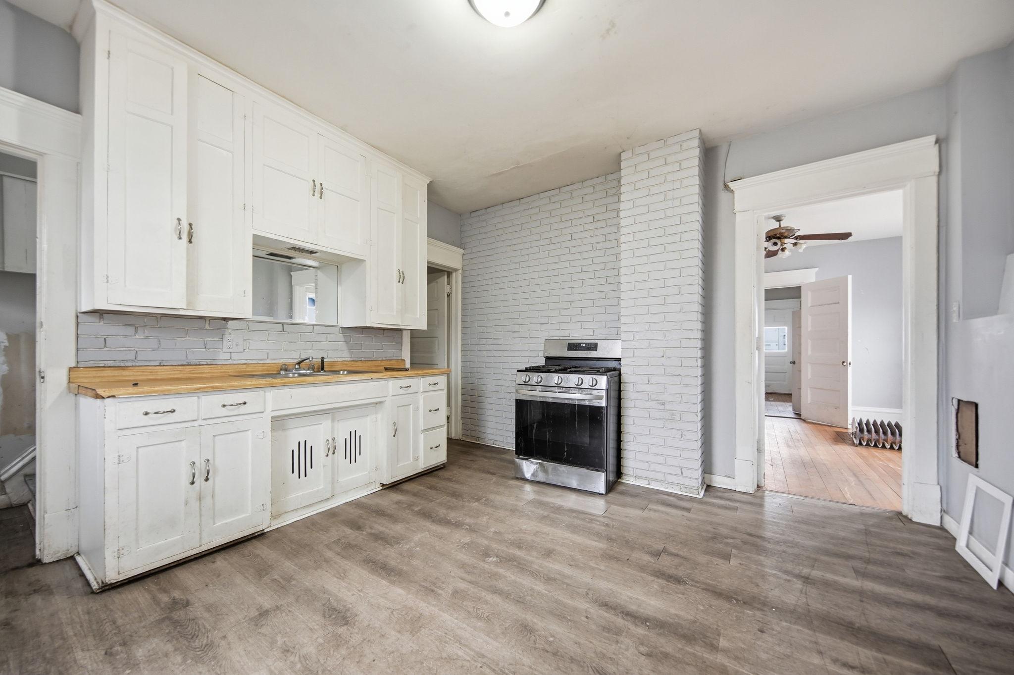 View of Residential Income at 658 Edmund Avenue, Saint Paul MN 55104, Saint Paul (5 of 24) - Mike Wilen | Minnesota Team Real Estate
