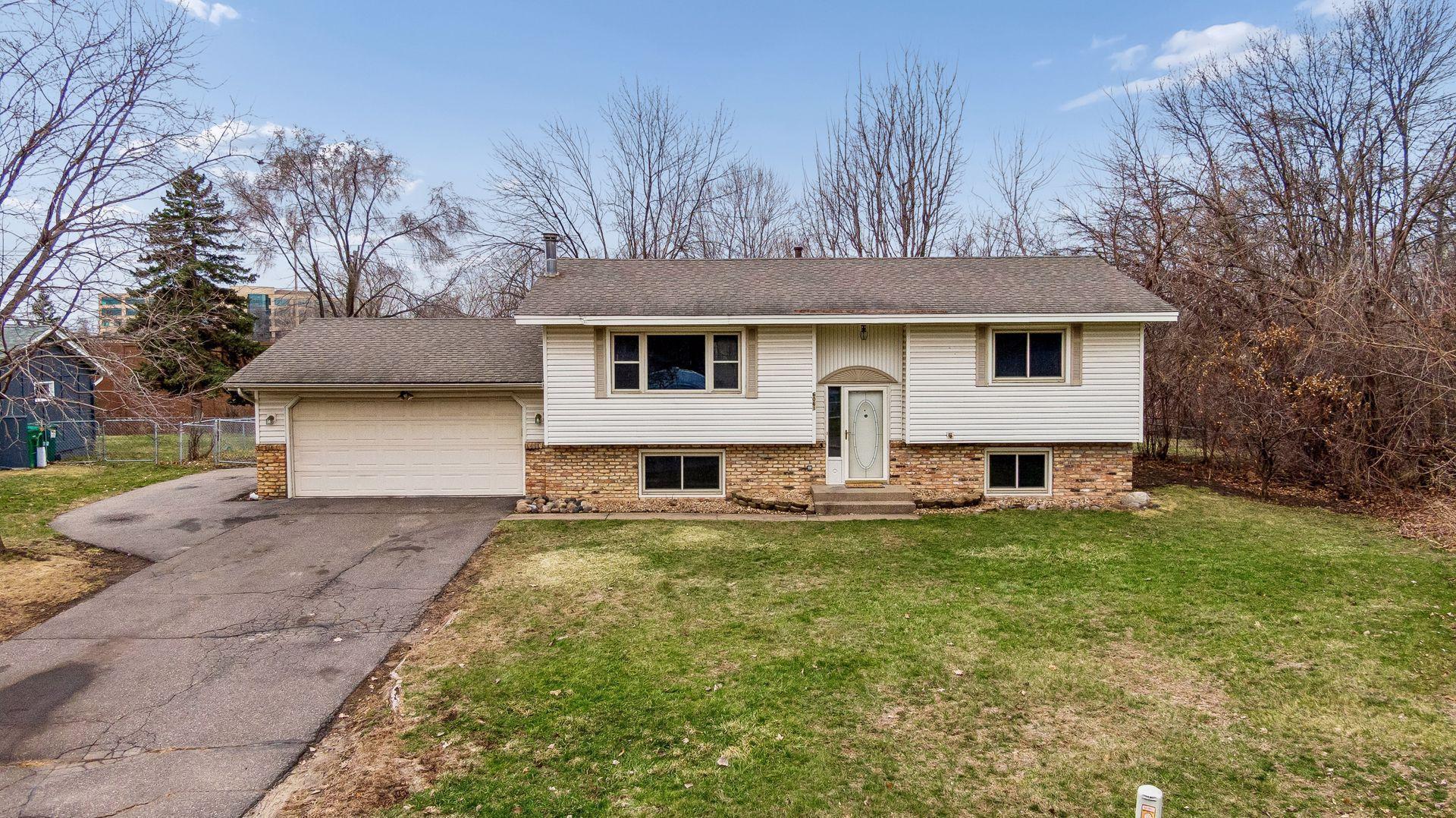 View of Residential at 6061 Hillsboro Avenue, New Hope MN 55428, New Hope - Mike Wilen | Minnesota Team Real Estate
